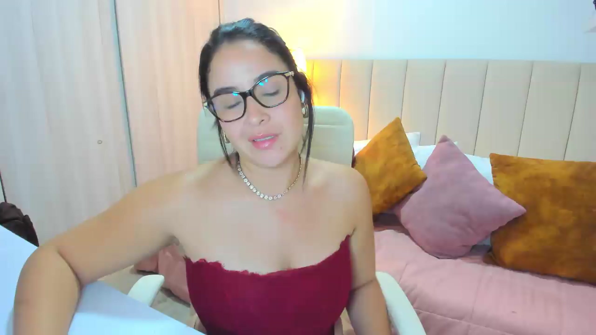 Gallery image thumbnail from Tesss's myfreecams stream on, 07/20/2026, 05:02 image 1 of 20