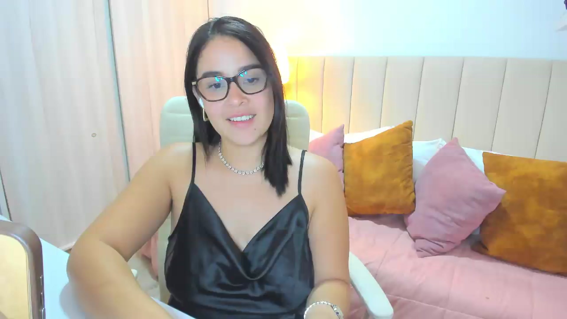 Gallery image thumbnail from Tesss's myfreecams stream on, 07/21/2026, 06:07 image 15 of 20
