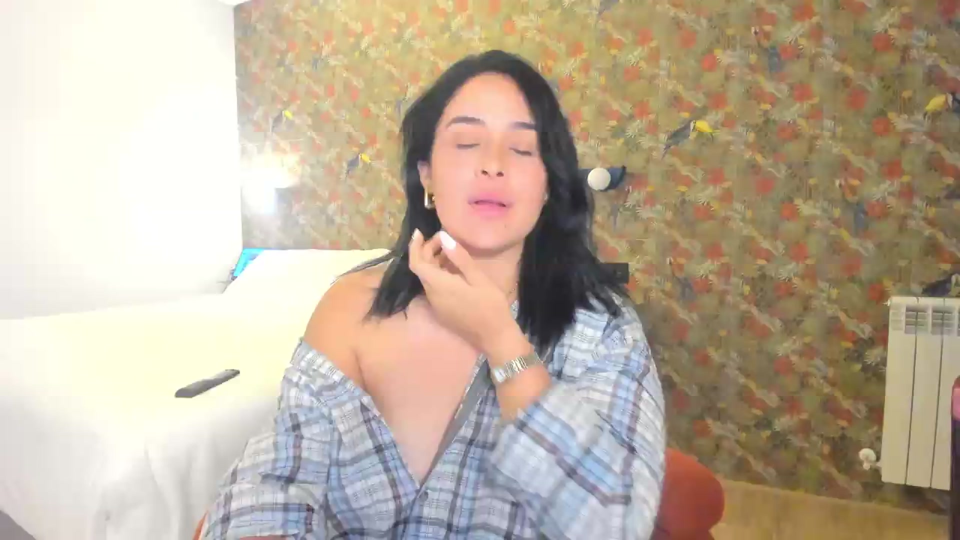 Gallery image thumbnail from Tesss's myfreecams stream on, 08/18/2026, 06:28 image 11 of 20