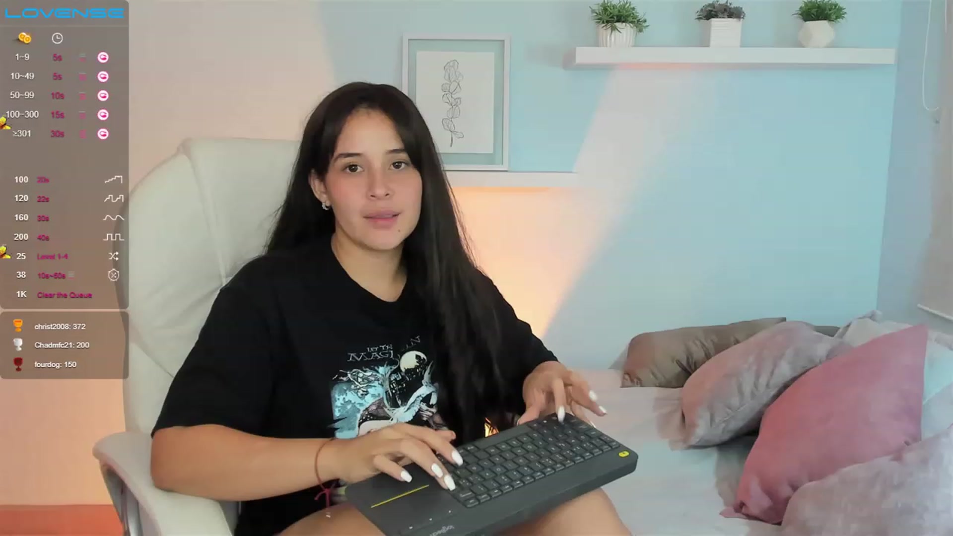 Gallery image thumbnail from Tesss_baby's myfreecams stream on, 02/25/2023, 10:53 image 10 of 20