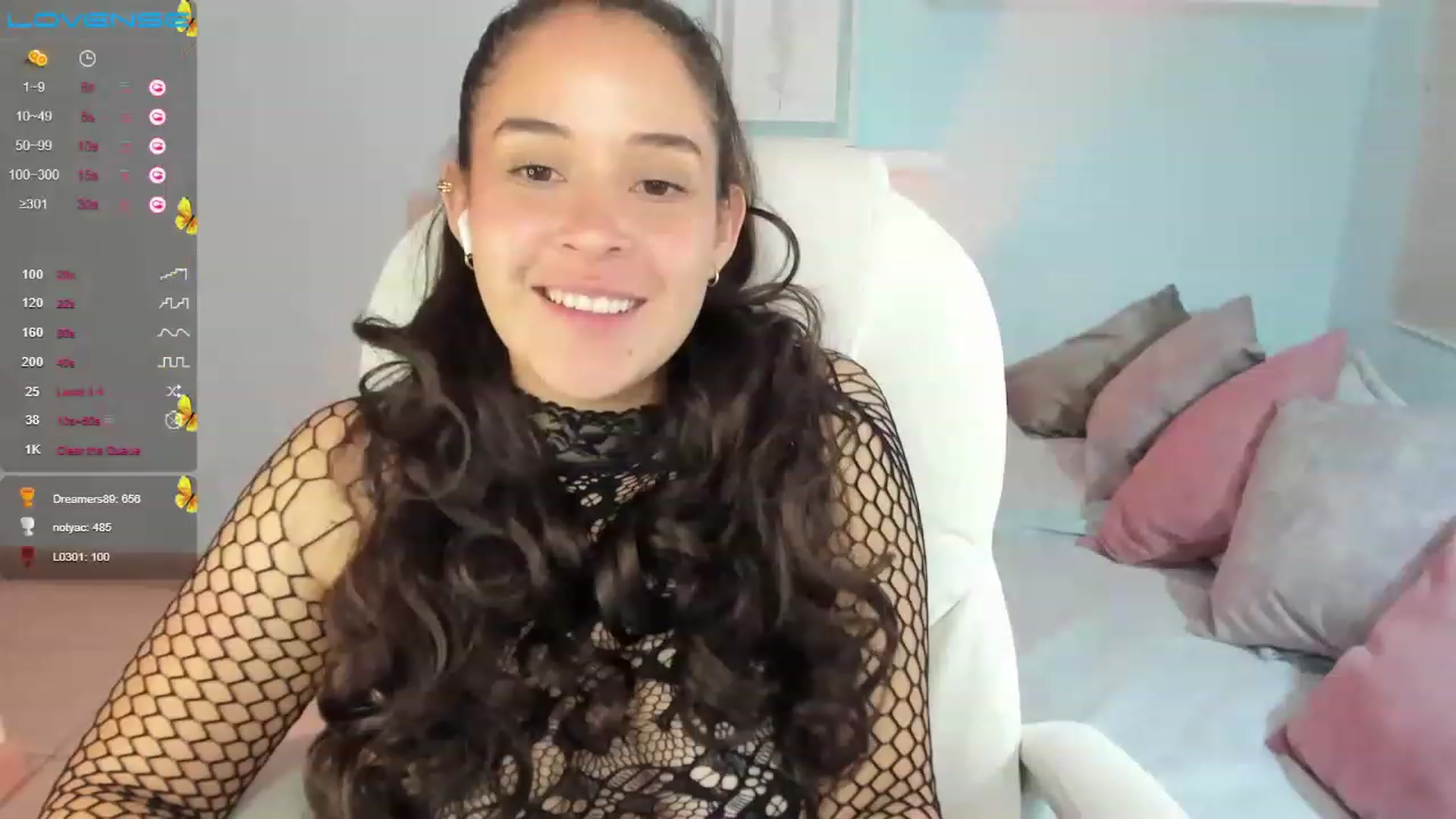 Gallery image thumbnail from Tesss_baby's myfreecams stream on, 03/27/2023, 07:29 image 17 of 20