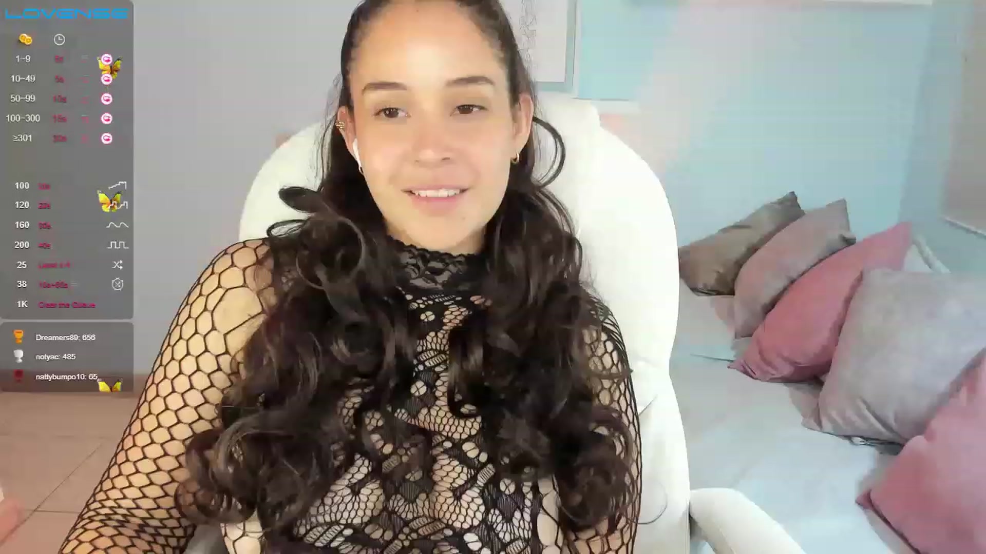 Gallery image thumbnail from Tesss_baby's myfreecams stream on, 03/27/2023, 07:29 image 14 of 20