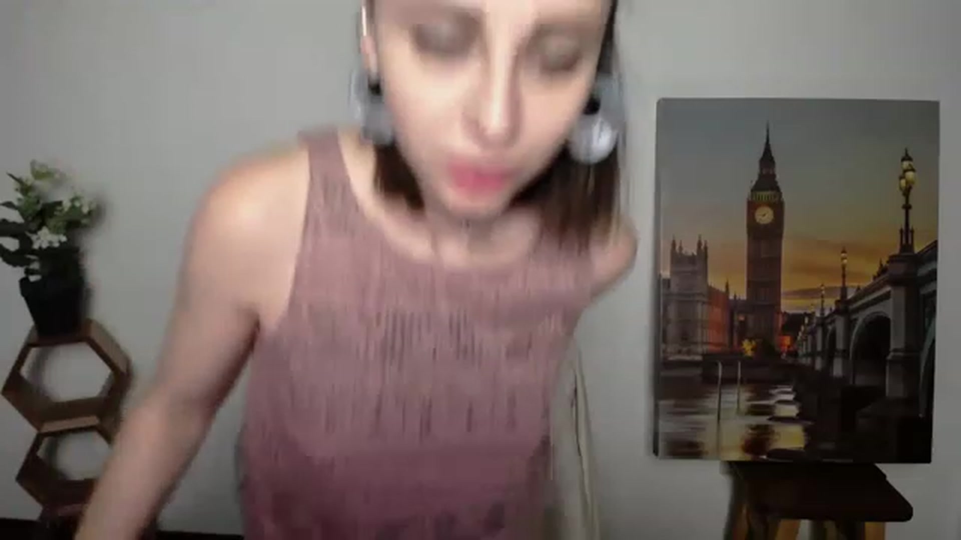 Gallery image thumbnail from Tetti_Korti's myfreecams stream on, 11/27/2022, 15:40 image 7 of 20
