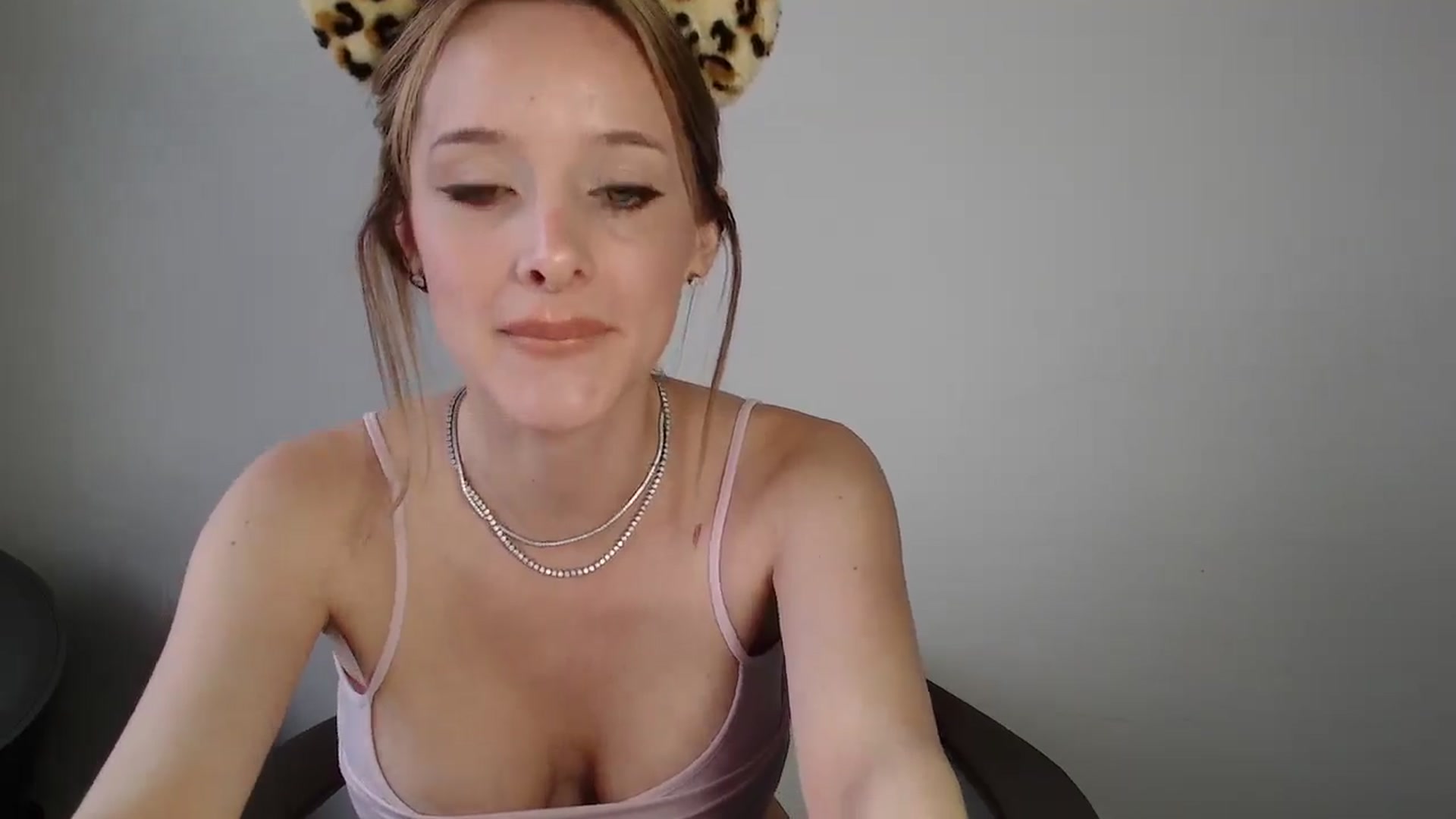 Gallery image thumbnail from TexasReed's myfreecams stream on, 12/05/2025, 23:02 image 7 of 20