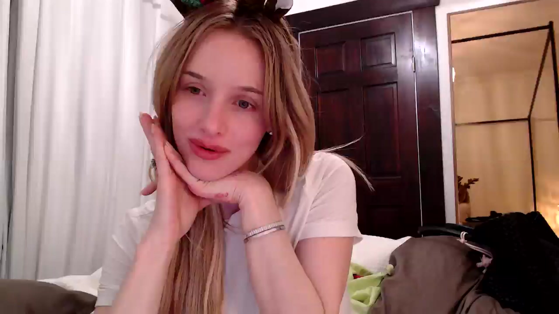 Gallery image thumbnail from TexasReed's myfreecams stream on, 12/24/2025, 07:30 image 16 of 20