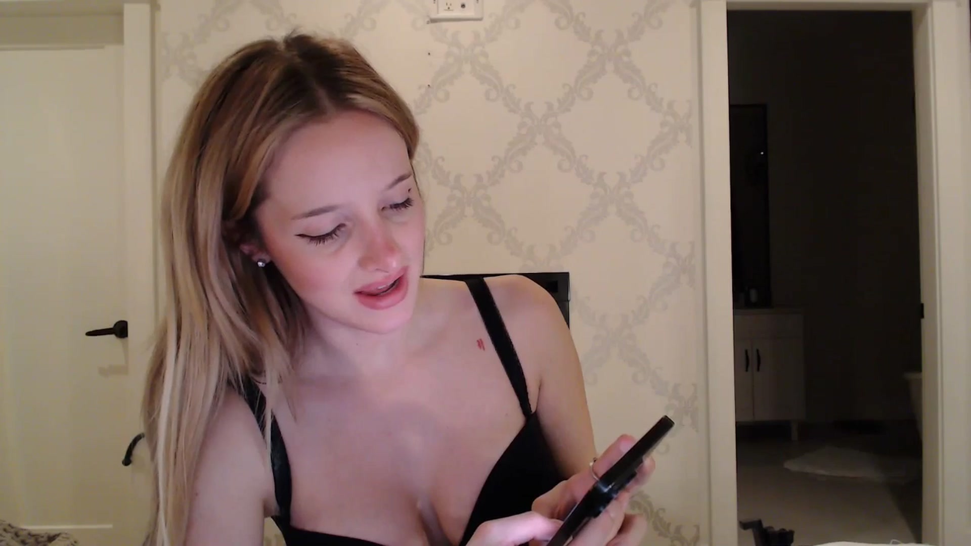 Gallery image thumbnail from TexasReed's myfreecams stream on, 01/04/2026, 09:04 image 10 of 20