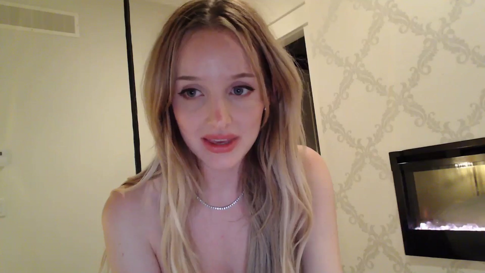Gallery image thumbnail from TexasReed's myfreecams stream on, 01/06/2026, 07:04 image 15 of 20