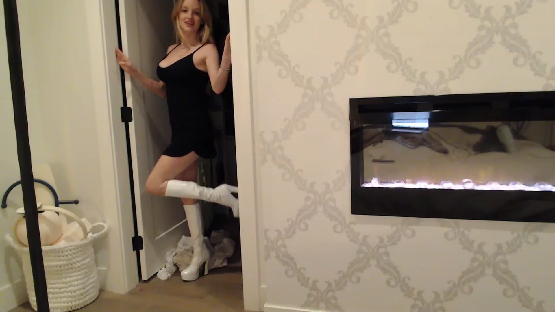 Gallery image thumbnail from TexasReed's myfreecams stream on, 01/07/2026, 08:39 image 8 of 20