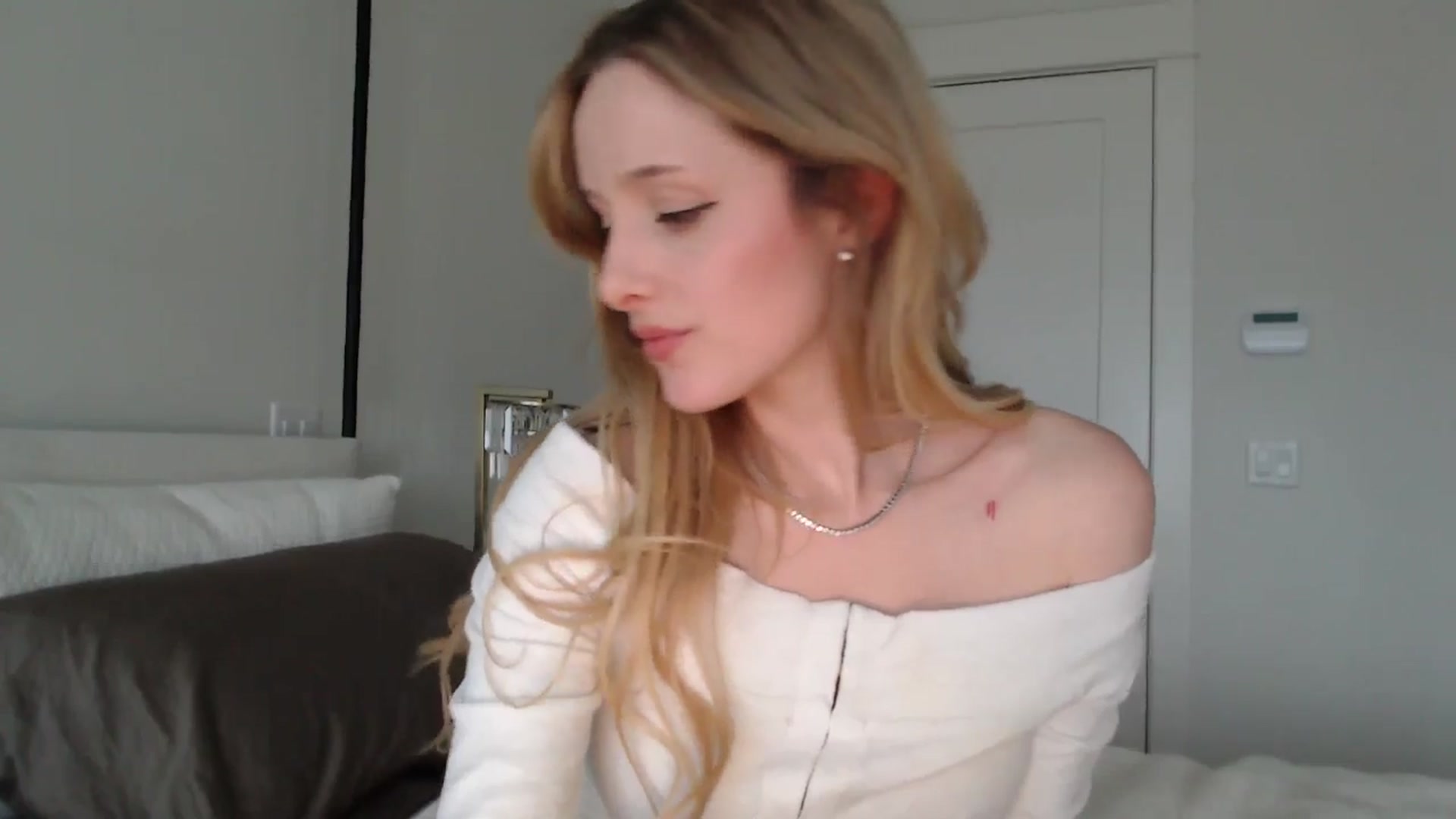 Gallery image thumbnail from TexasReed's myfreecams stream on, 01/21/2026, 23:52 image 6 of 20