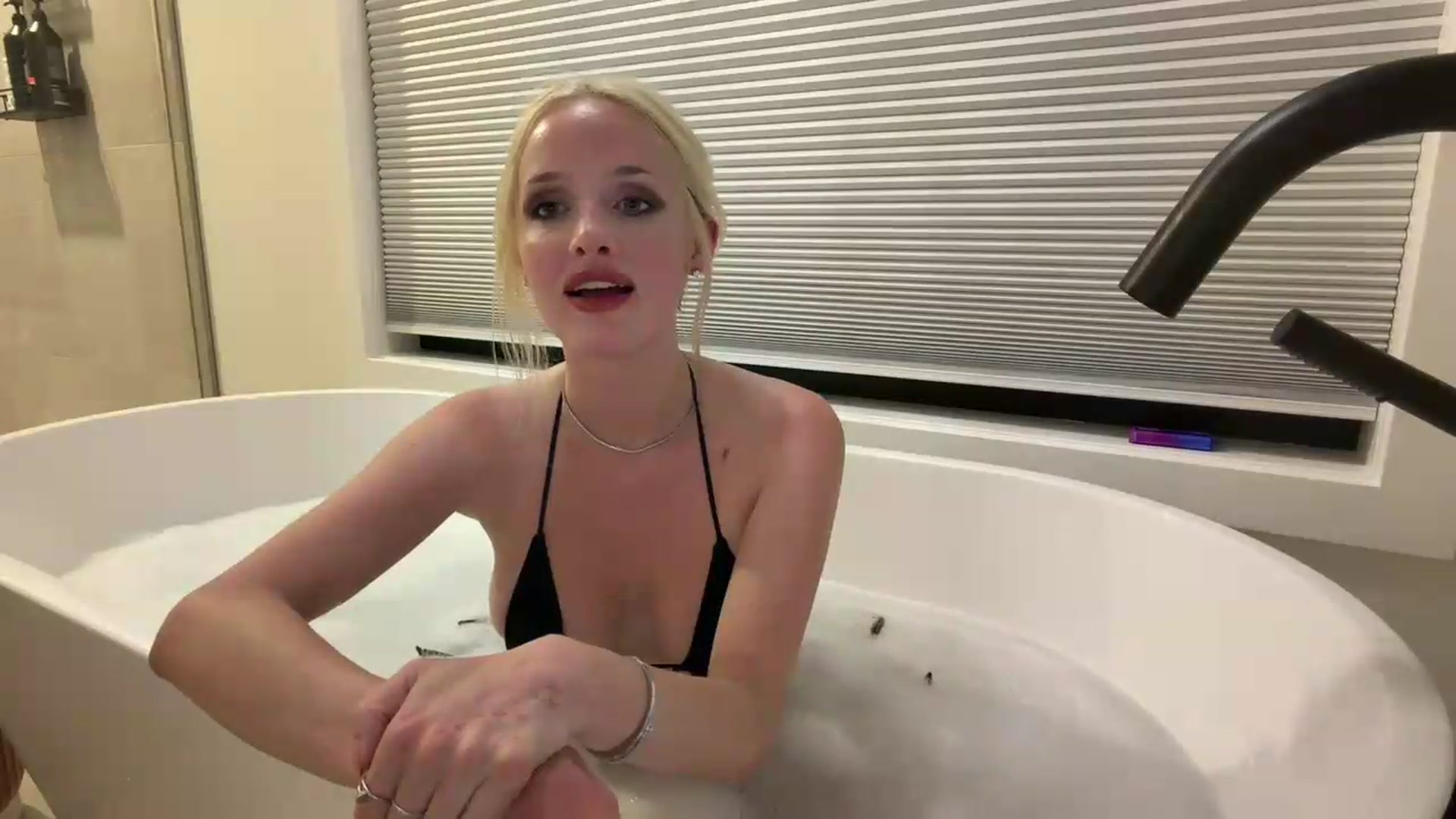 Gallery image thumbnail from TexasReed's myfreecams stream on, 08/23/2026, 06:28 image 14 of 20