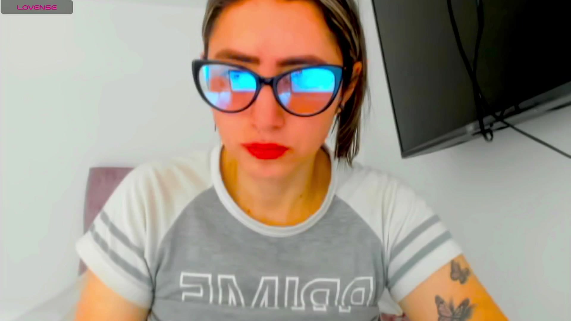 Gallery image thumbnail from ThBella's myfreecams stream on, 03/15/2025, 14:26 image 16 of 20