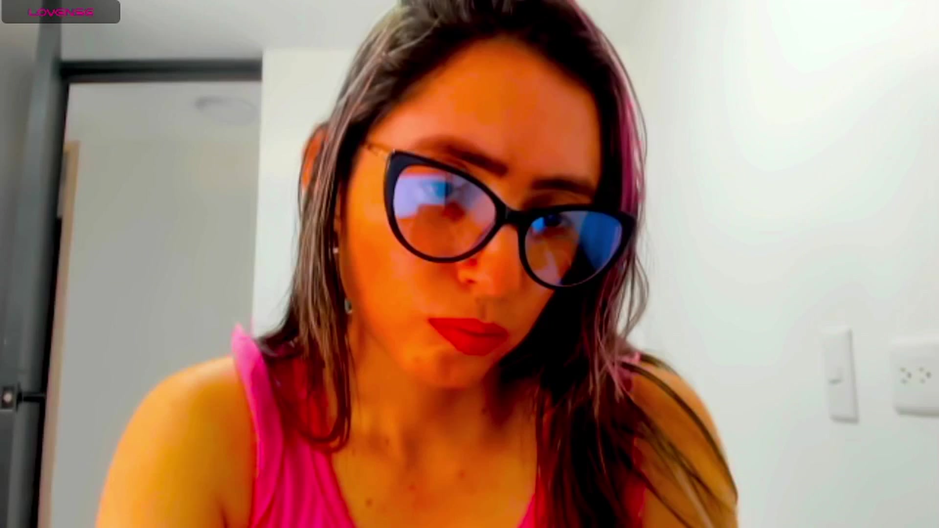 Gallery image thumbnail from ThBella's myfreecams stream on, 03/24/2025, 16:16 image 17 of 20