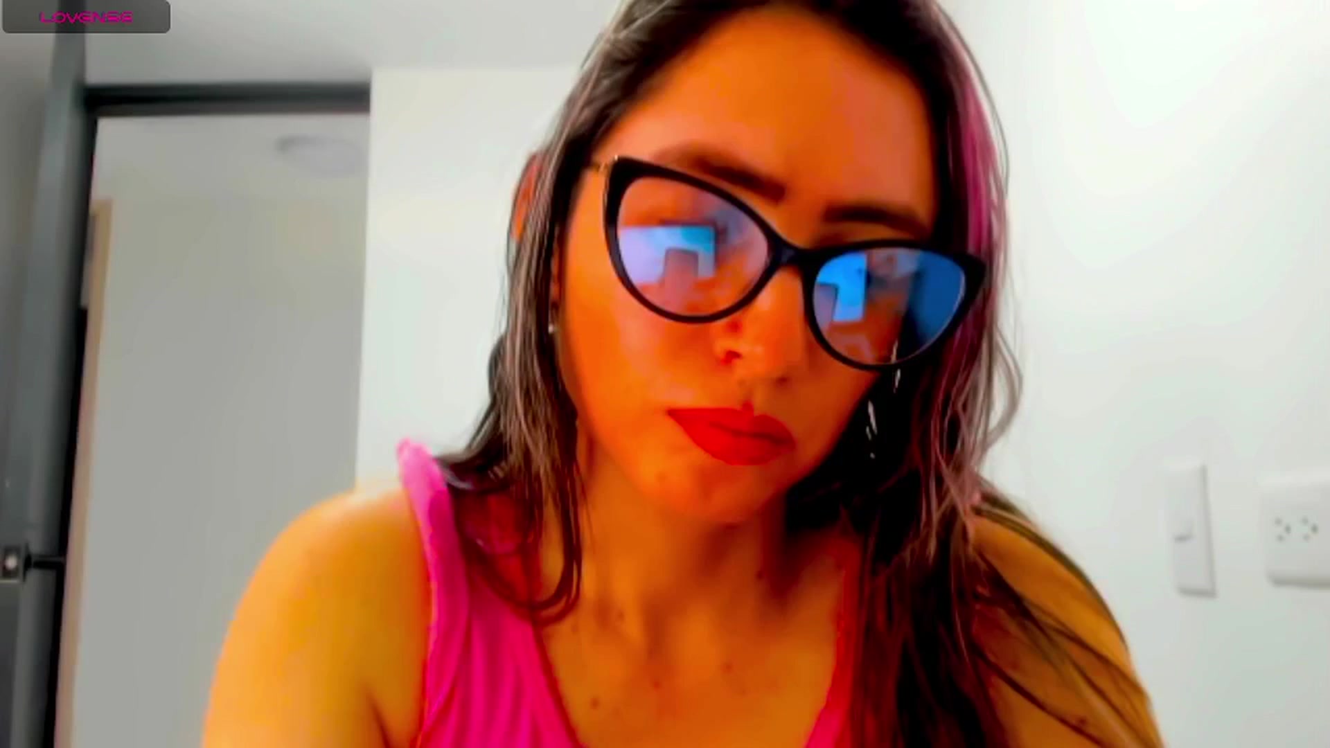 Gallery image thumbnail from ThBella's myfreecams stream on, 03/24/2025, 16:16 image 16 of 20