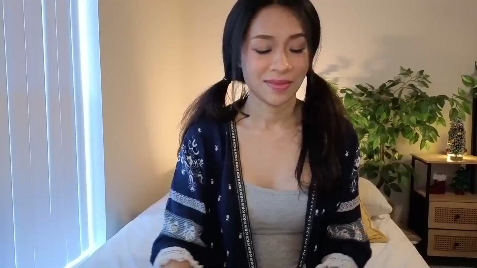 Gallery image thumbnail from Thaispice's myfreecams stream on, 12/17/2025, 19:42 image 2 of 20