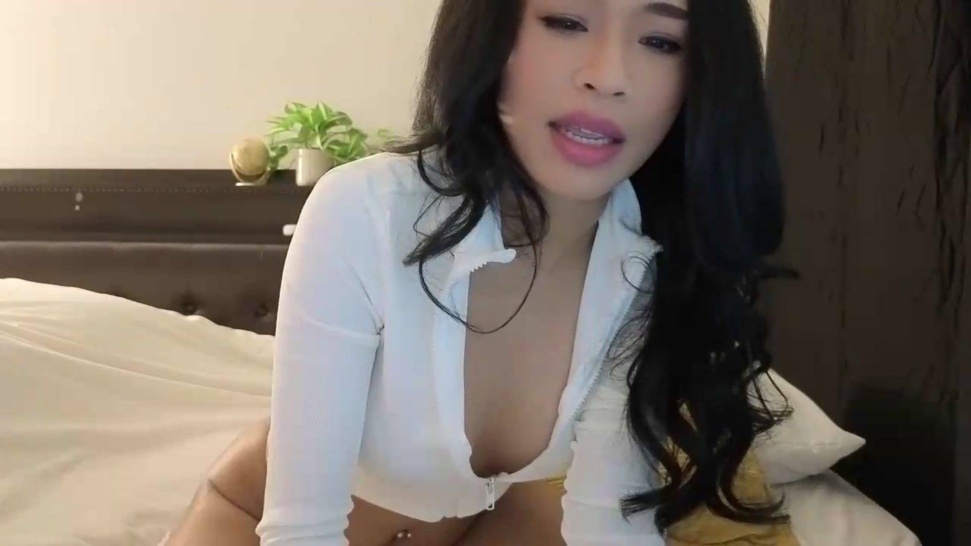 Gallery image thumbnail from Thaispice's myfreecams stream on, 06/09/2026, 19:25 image 6 of 20