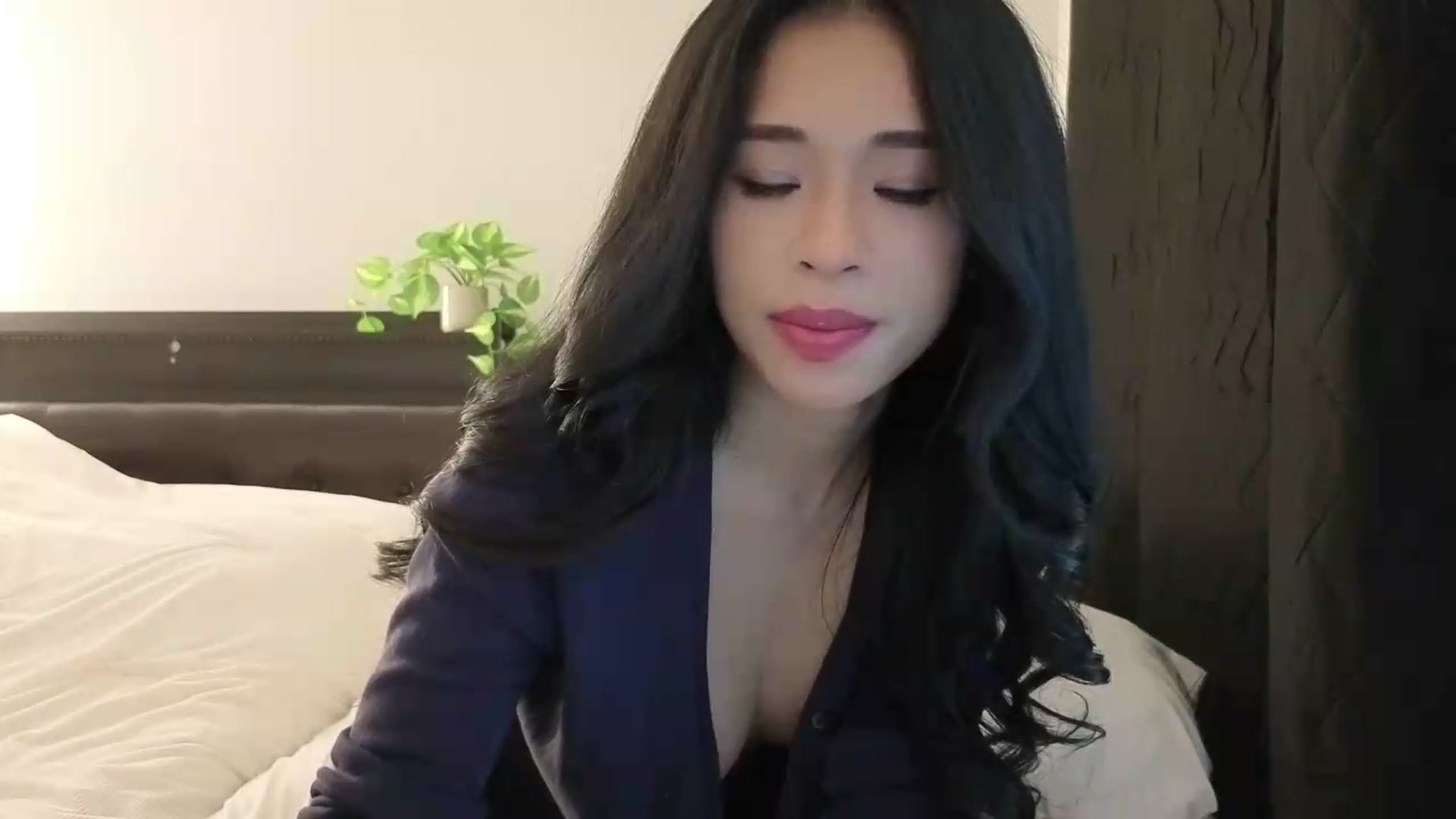 Gallery image thumbnail from Thaispice's myfreecams stream on, 06/22/2026, 23:52 image 12 of 20
