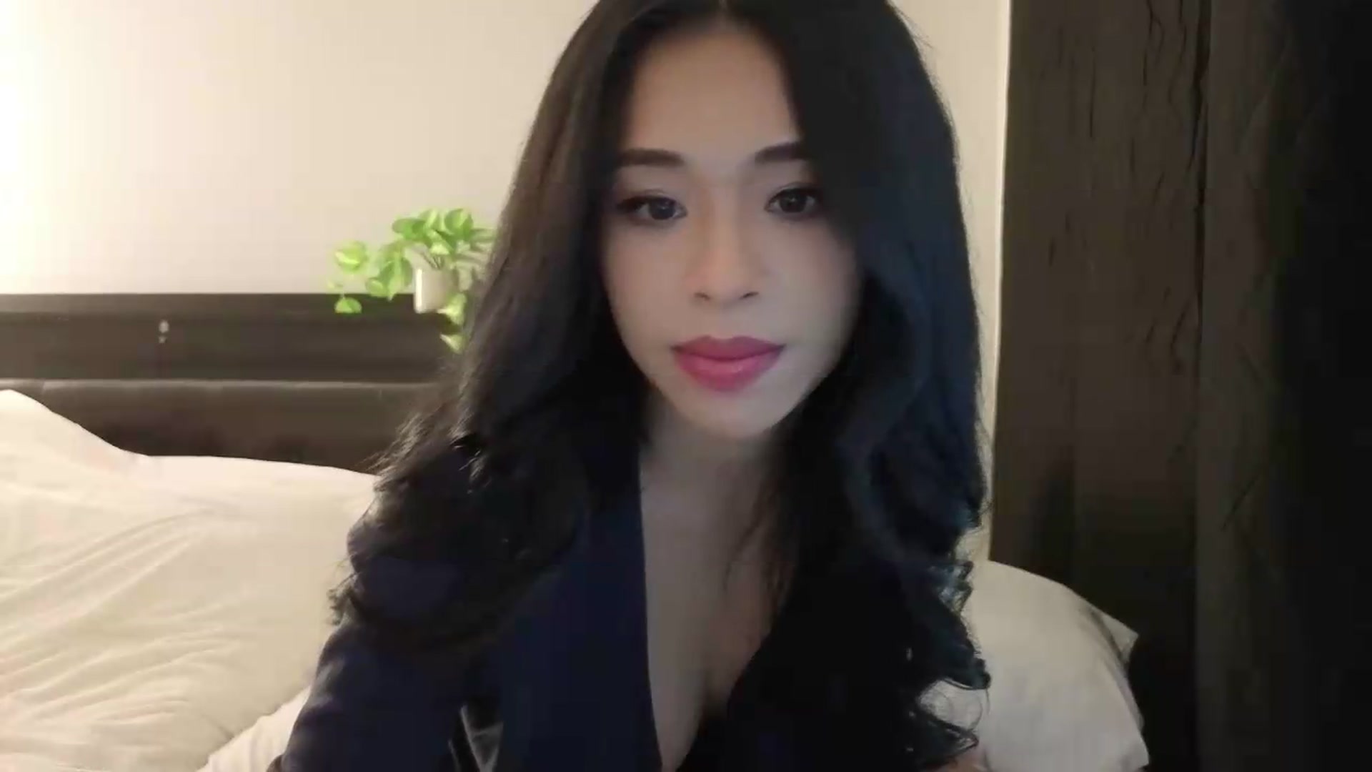 Gallery image thumbnail from Thaispice's myfreecams stream on, 06/22/2026, 23:52 image 13 of 20