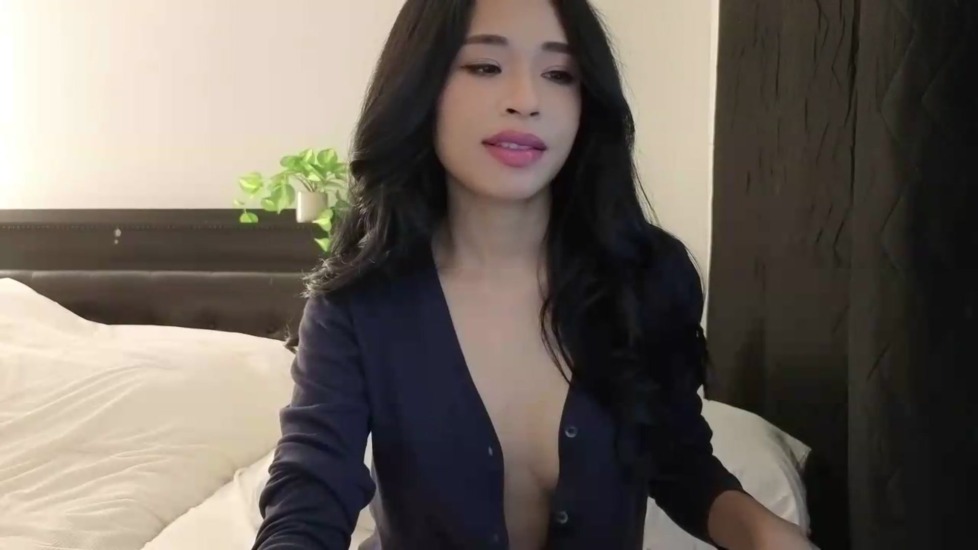 Gallery image thumbnail from Thaispice's myfreecams stream on, 06/22/2026, 23:52 image 3 of 20