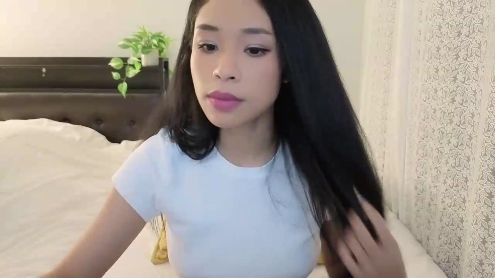 Gallery image thumbnail from Thaispice's myfreecams stream on, 08/24/2026, 01:27 image 7 of 20
