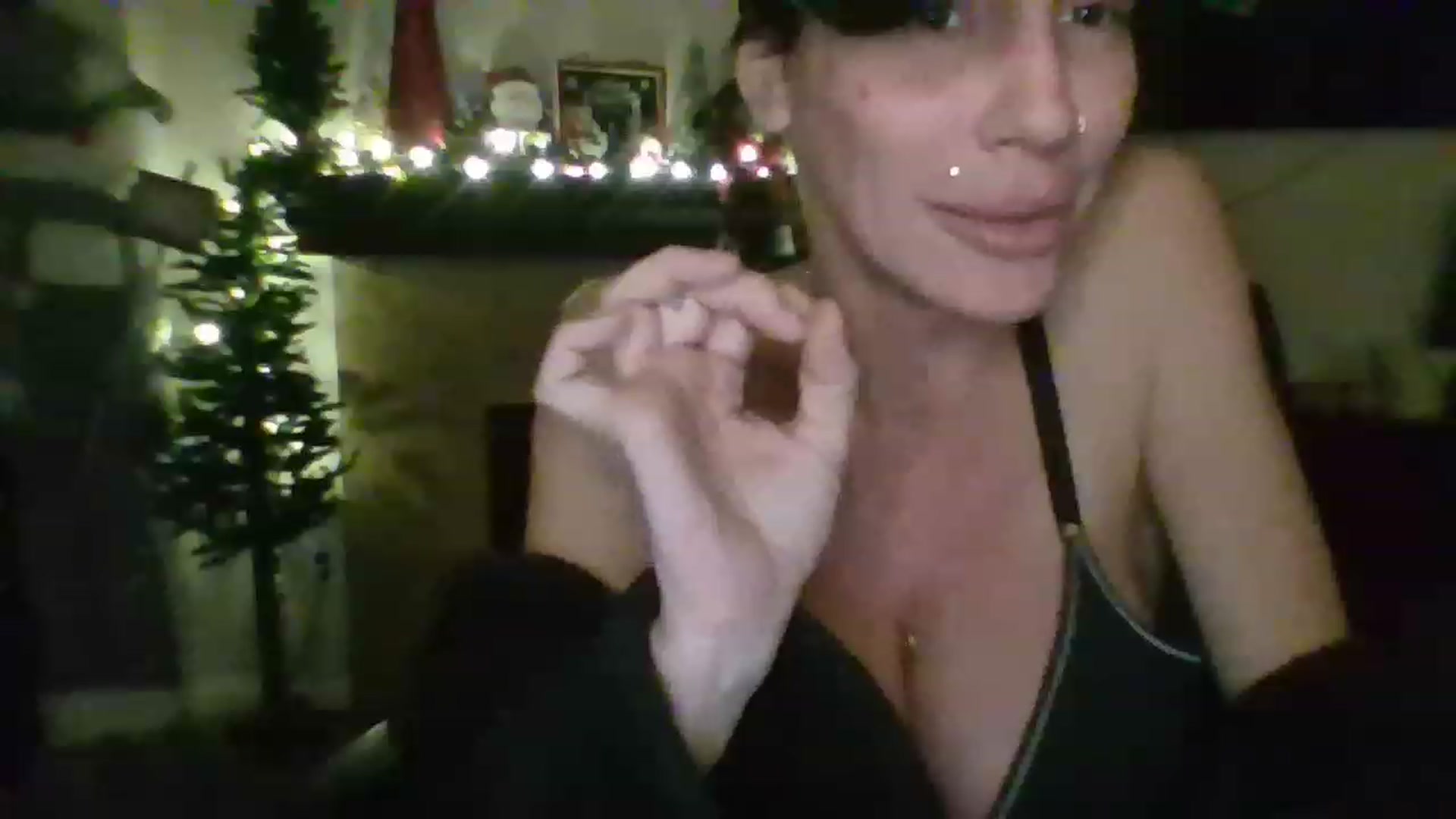Gallery image thumbnail from ThatChickAdri's myfreecams stream on, 12/05/2022, 08:50 image 14 of 20