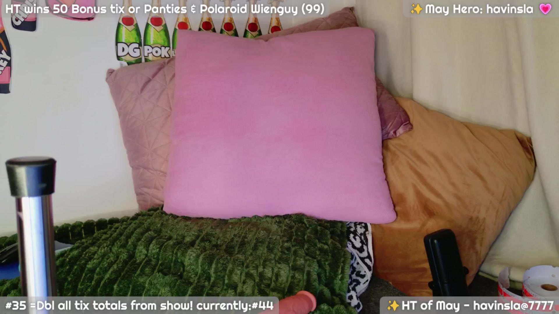 Gallery image thumbnail from ThatJenny's myfreecams stream on, 05/19/2025, 12:17 image 12 of 20