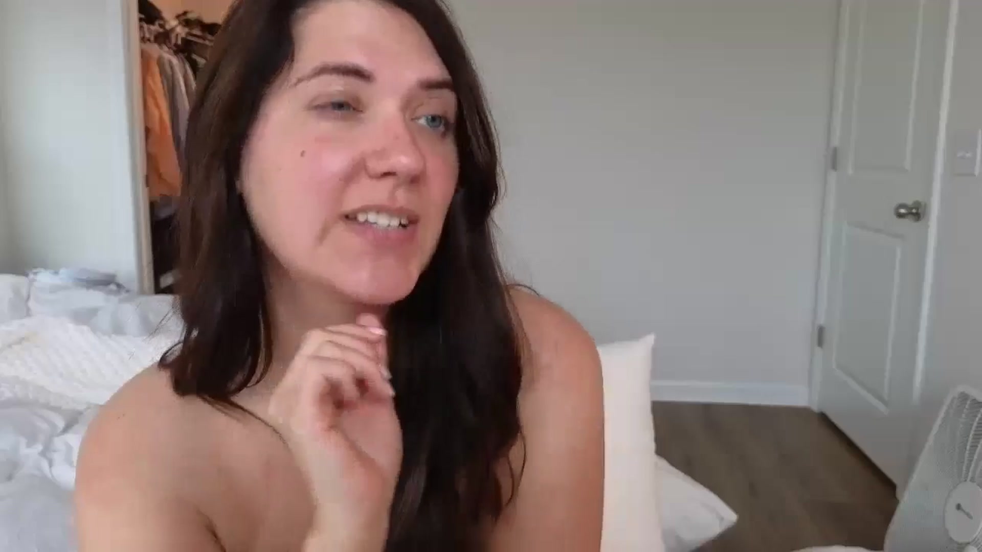 Gallery image thumbnail from Thatgoodgirl's myfreecams stream on, 05/18/2024, 15:14 image 13 of 20