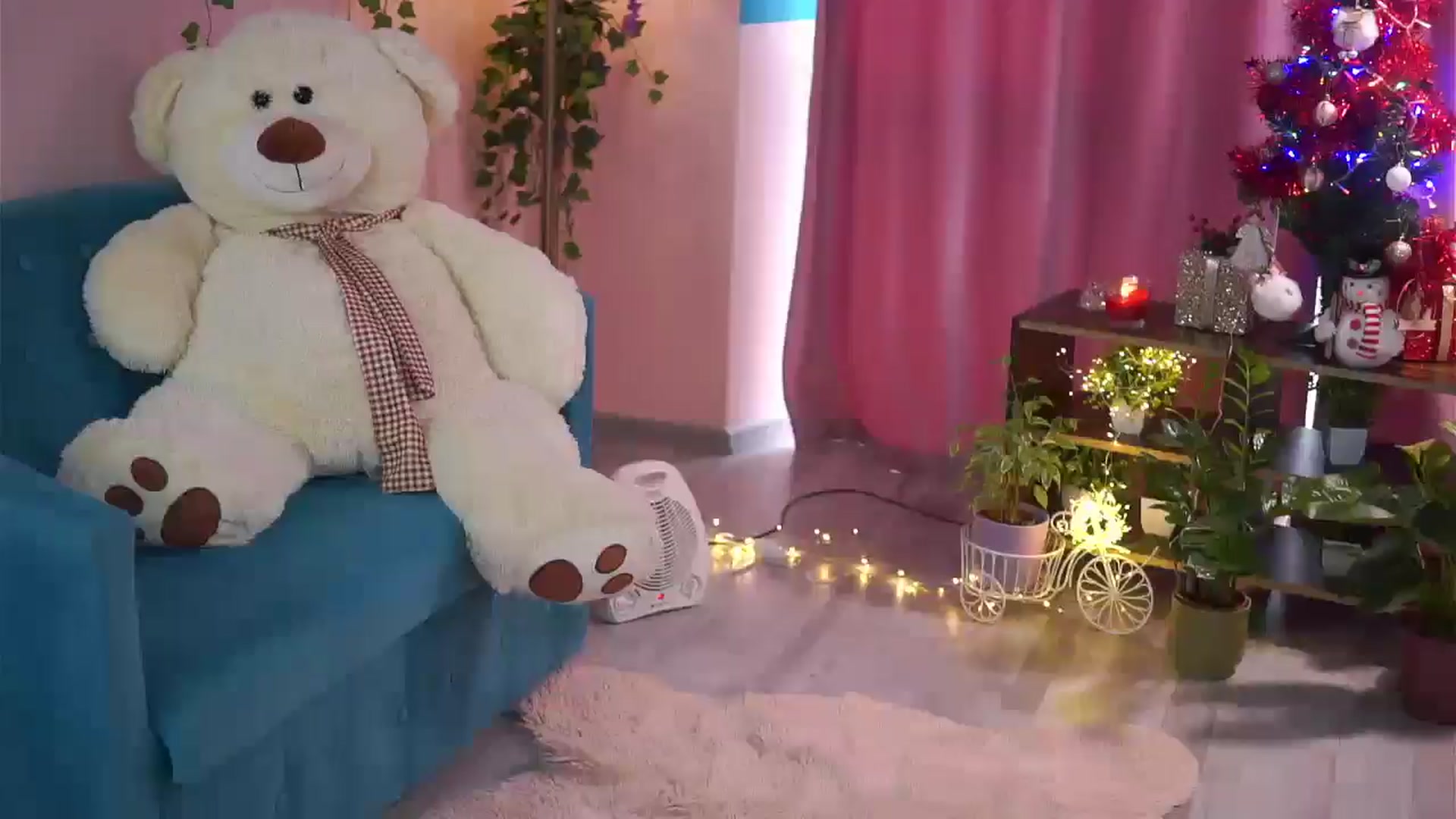 Gallery image thumbnail from TheAyanna's myfreecams stream on, 12/25/2025, 13:23 image 18 of 20