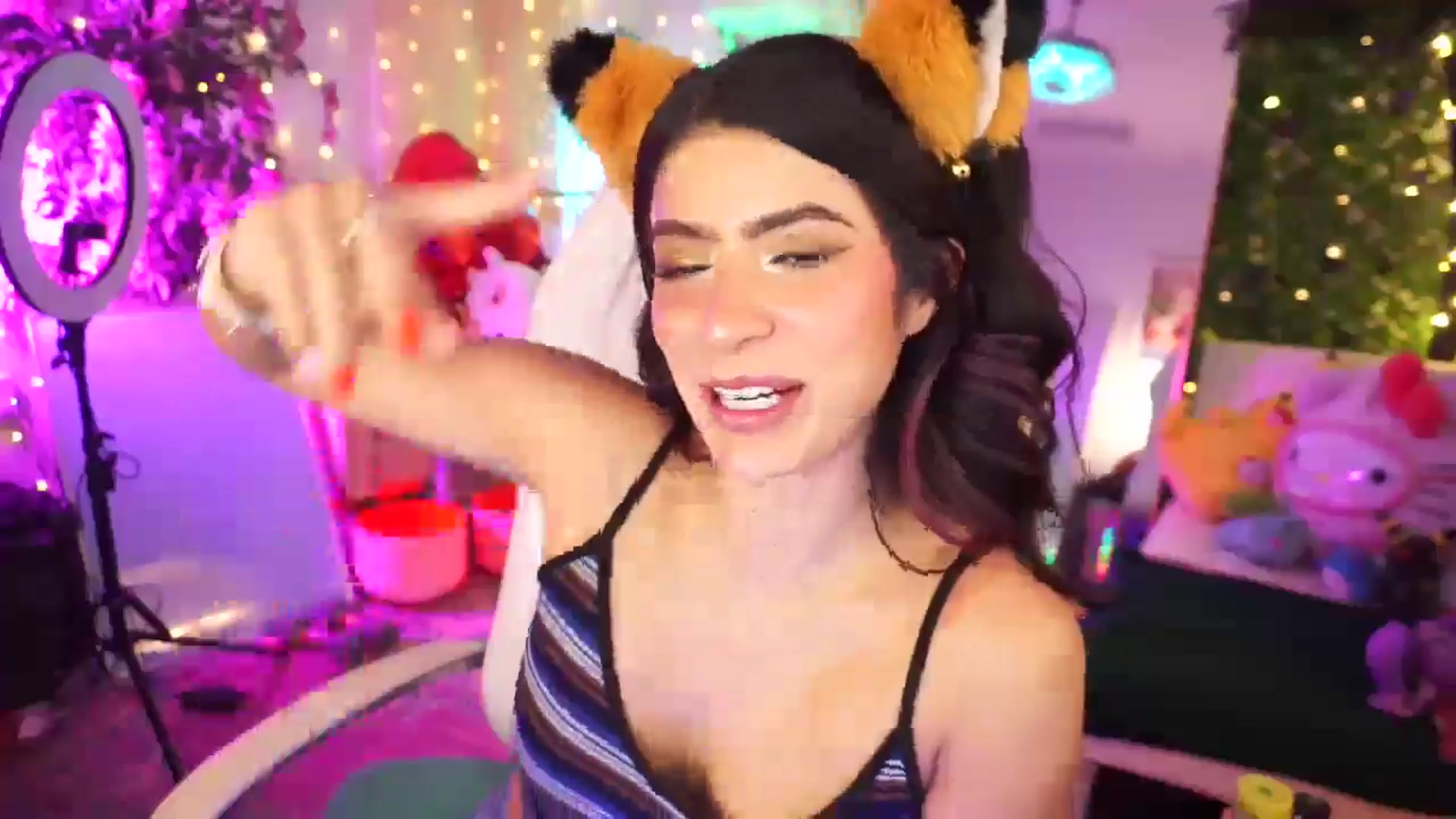 Gallery image thumbnail from TheCatCo's myfreecams stream on, 02/11/2025, 11:11 image 11 of 20