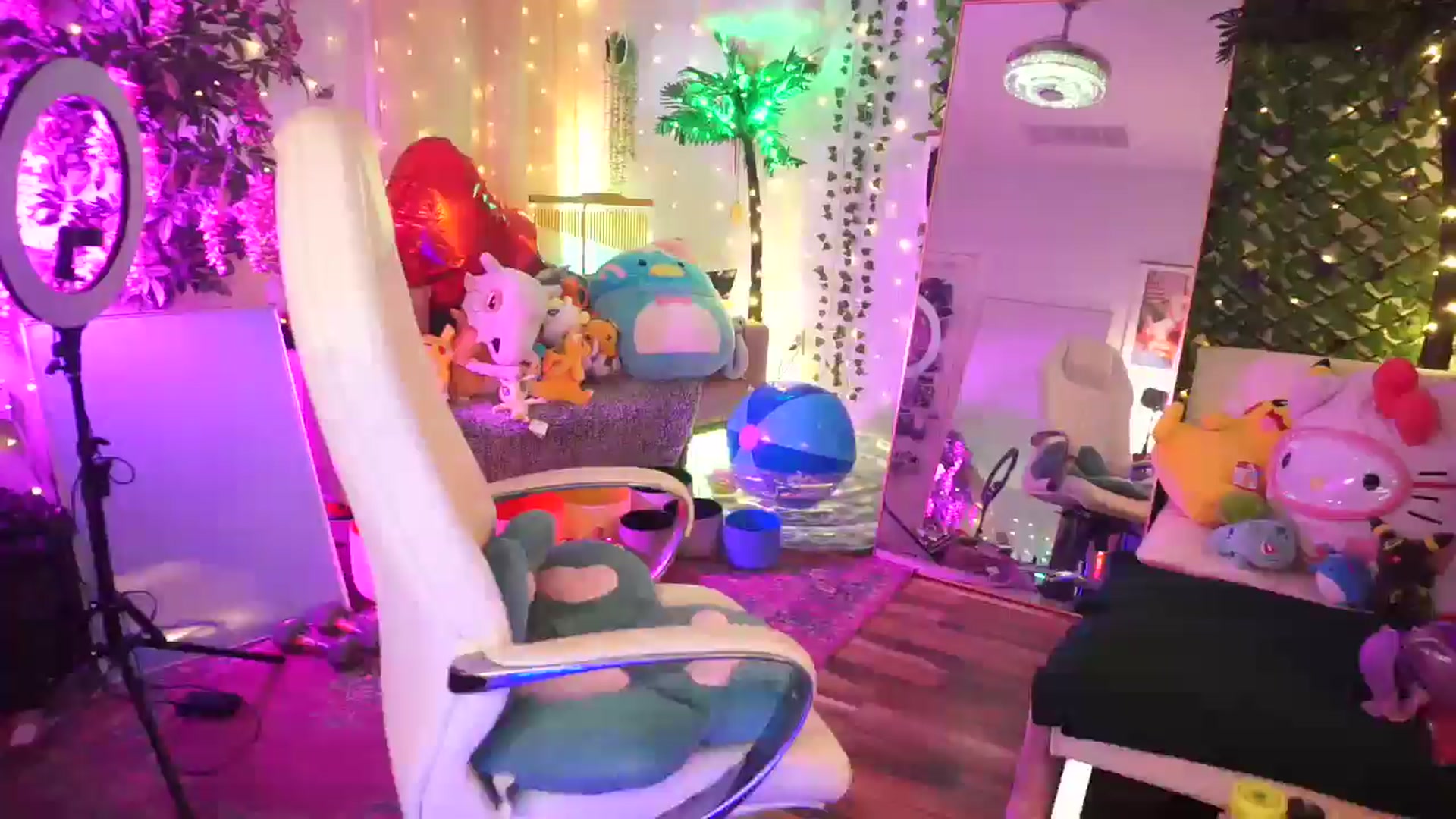 Gallery image thumbnail from TheCatCo's myfreecams stream on, 02/11/2025, 11:11 image 18 of 20