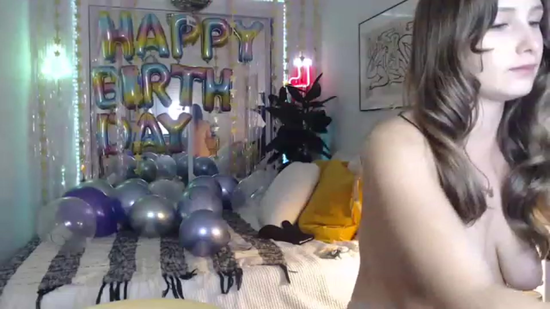 Gallery image thumbnail from TheDanikaMaia's myfreecams stream on, 12/22/2022, 05:40 image 18 of 20