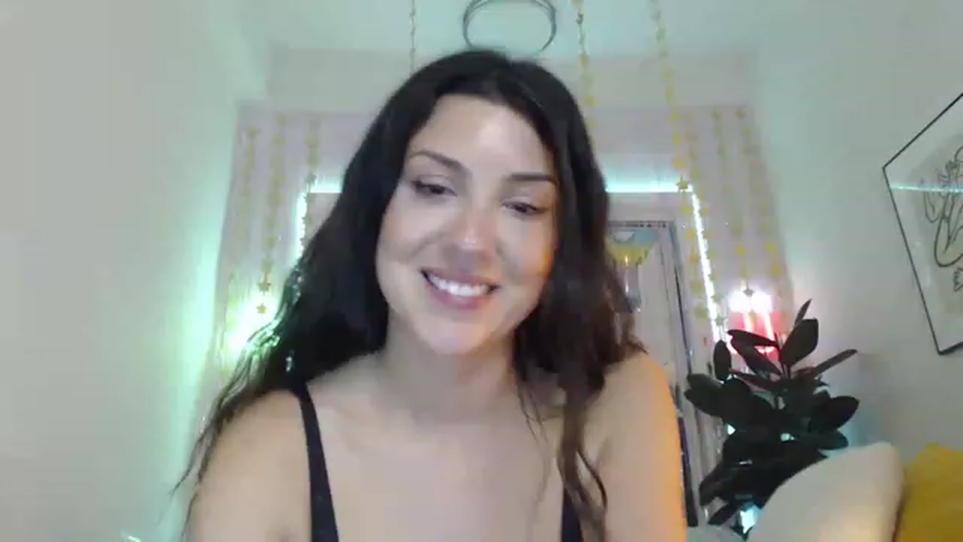 Gallery image thumbnail from TheDanikaMaia's myfreecams stream on, 12/22/2022, 05:40 image 5 of 20