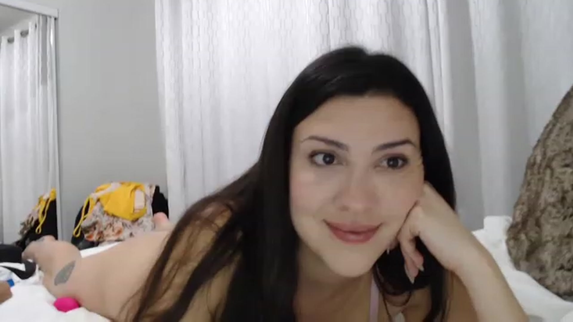 Gallery image thumbnail from TheDanikaMaia's myfreecams stream on, 01/04/2023, 18:58 image 10 of 20