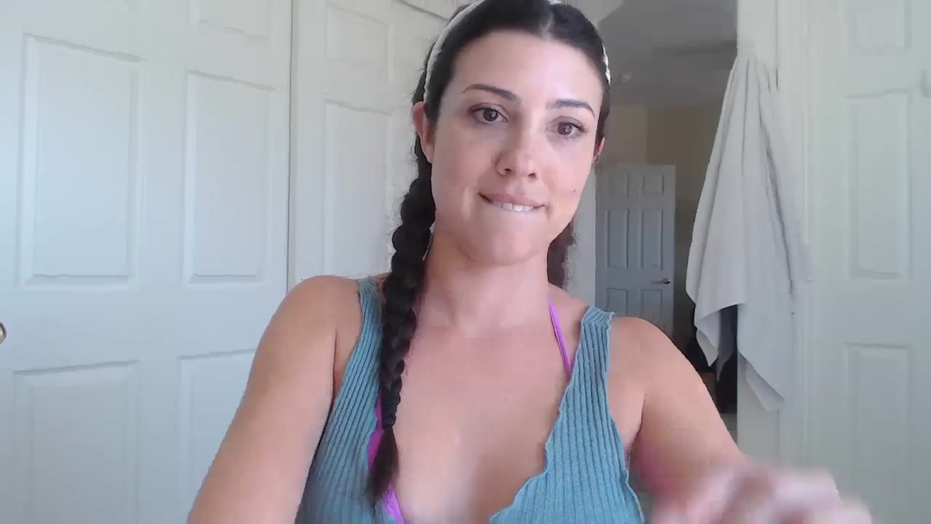 Gallery image thumbnail from TheDanikaMaia's myfreecams stream on, 10/09/2023, 18:52 image 10 of 20