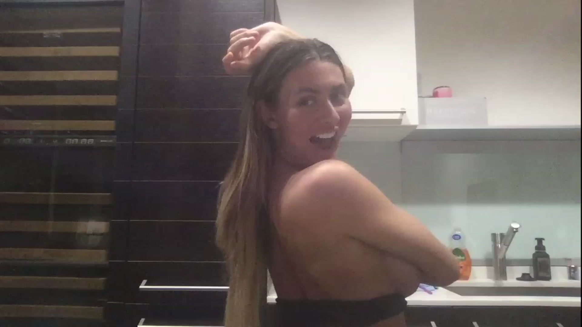 Gallery image thumbnail from TheFitFreak's myfreecams stream on, 02/04/2023, 02:26 image 13 of 20