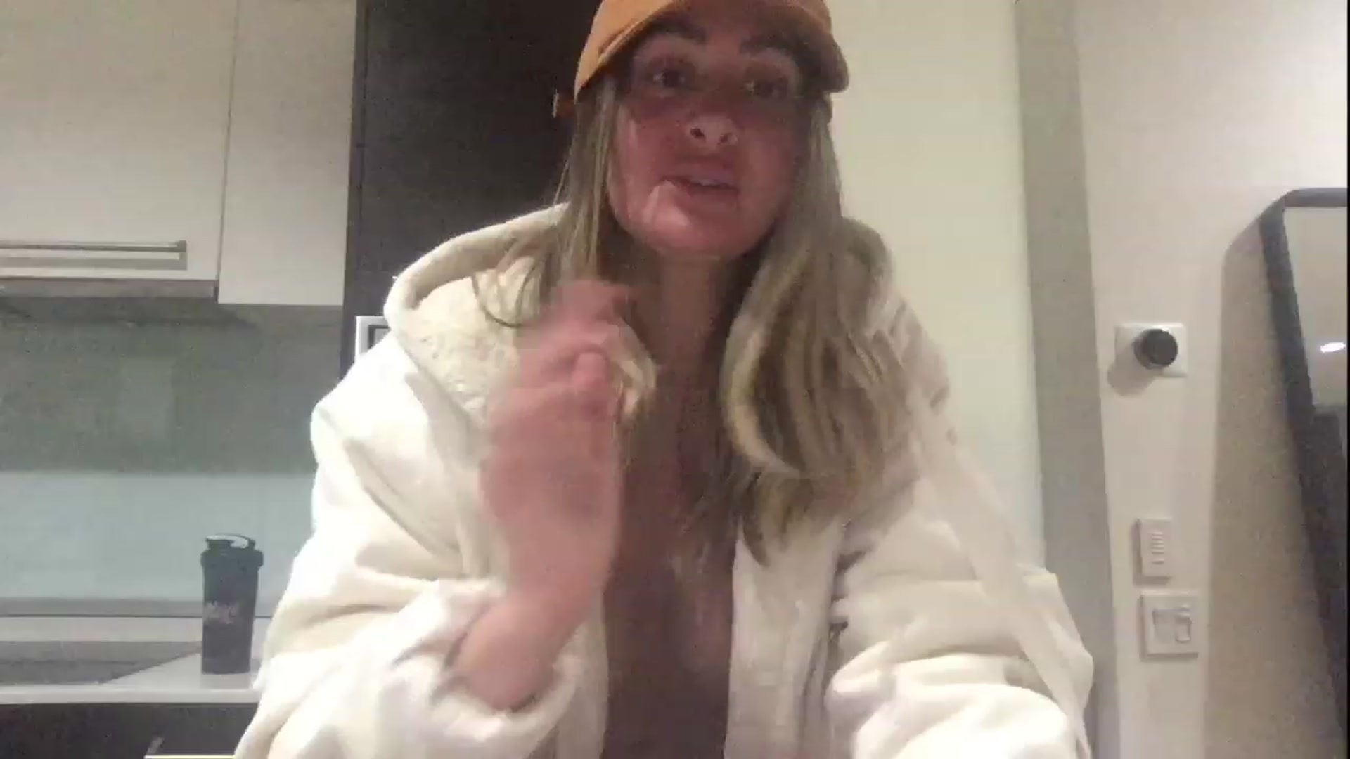 Gallery image thumbnail from TheFitFreak's myfreecams stream on, 02/24/2023, 01:16 image 18 of 20
