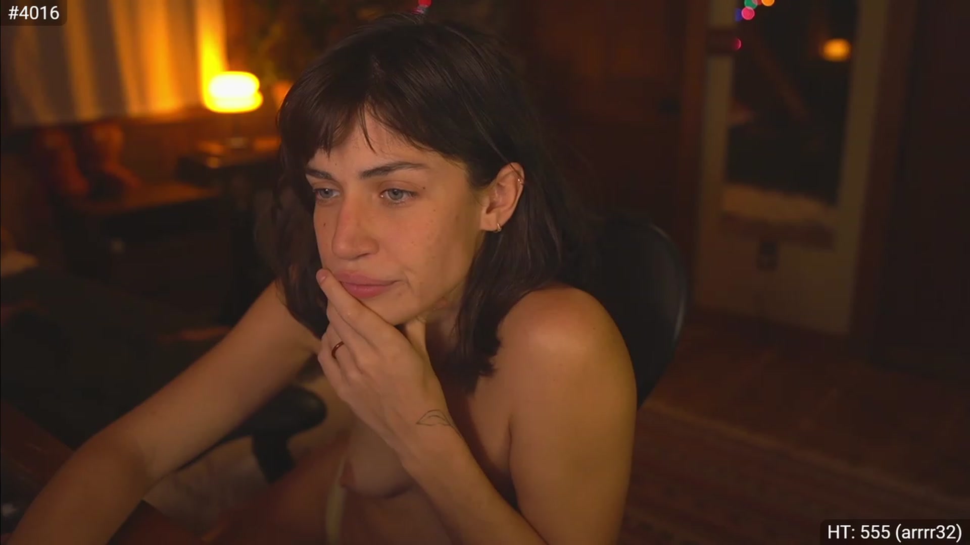 Gallery image thumbnail from TheFriendZone's myfreecams stream on, 12/10/2022, 03:13 image 17 of 20