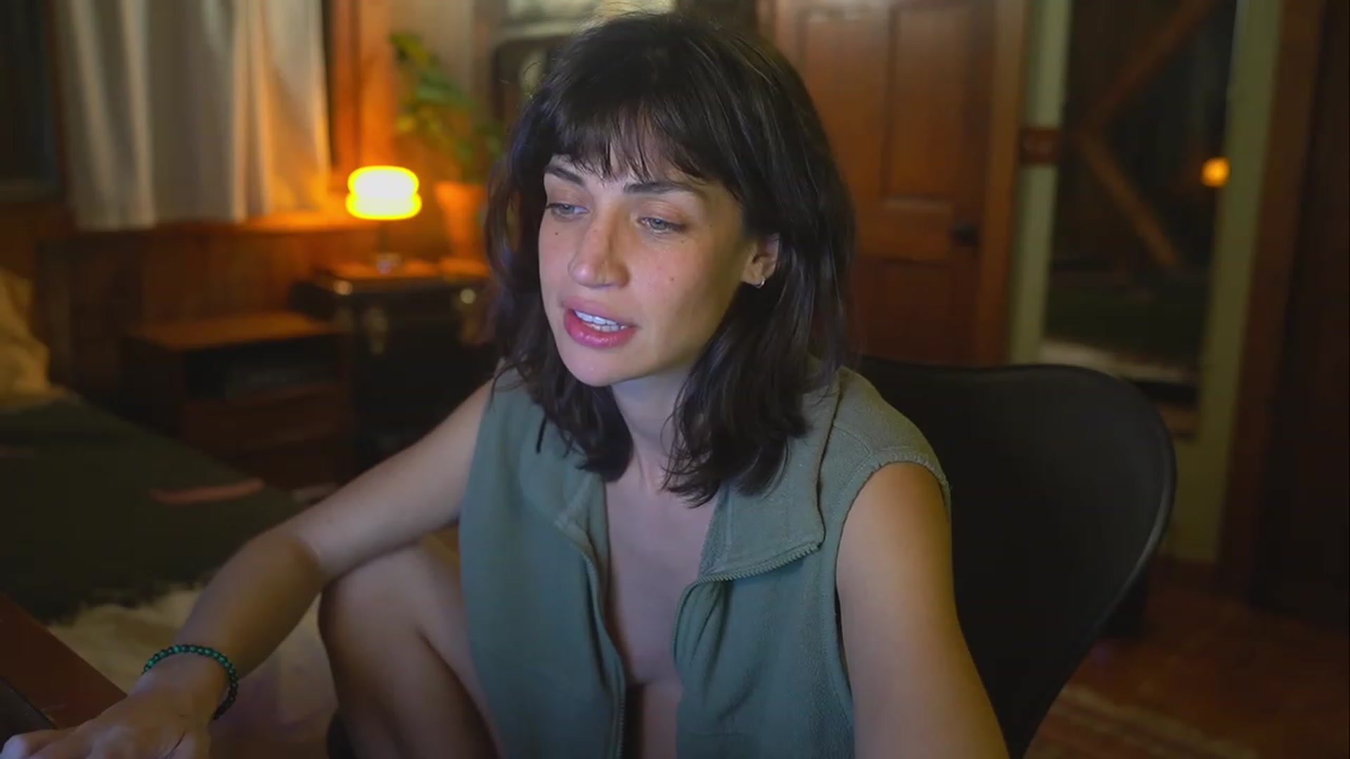 Gallery image thumbnail from TheFriendZone's myfreecams stream on, 02/23/2023, 03:40 image 17 of 20