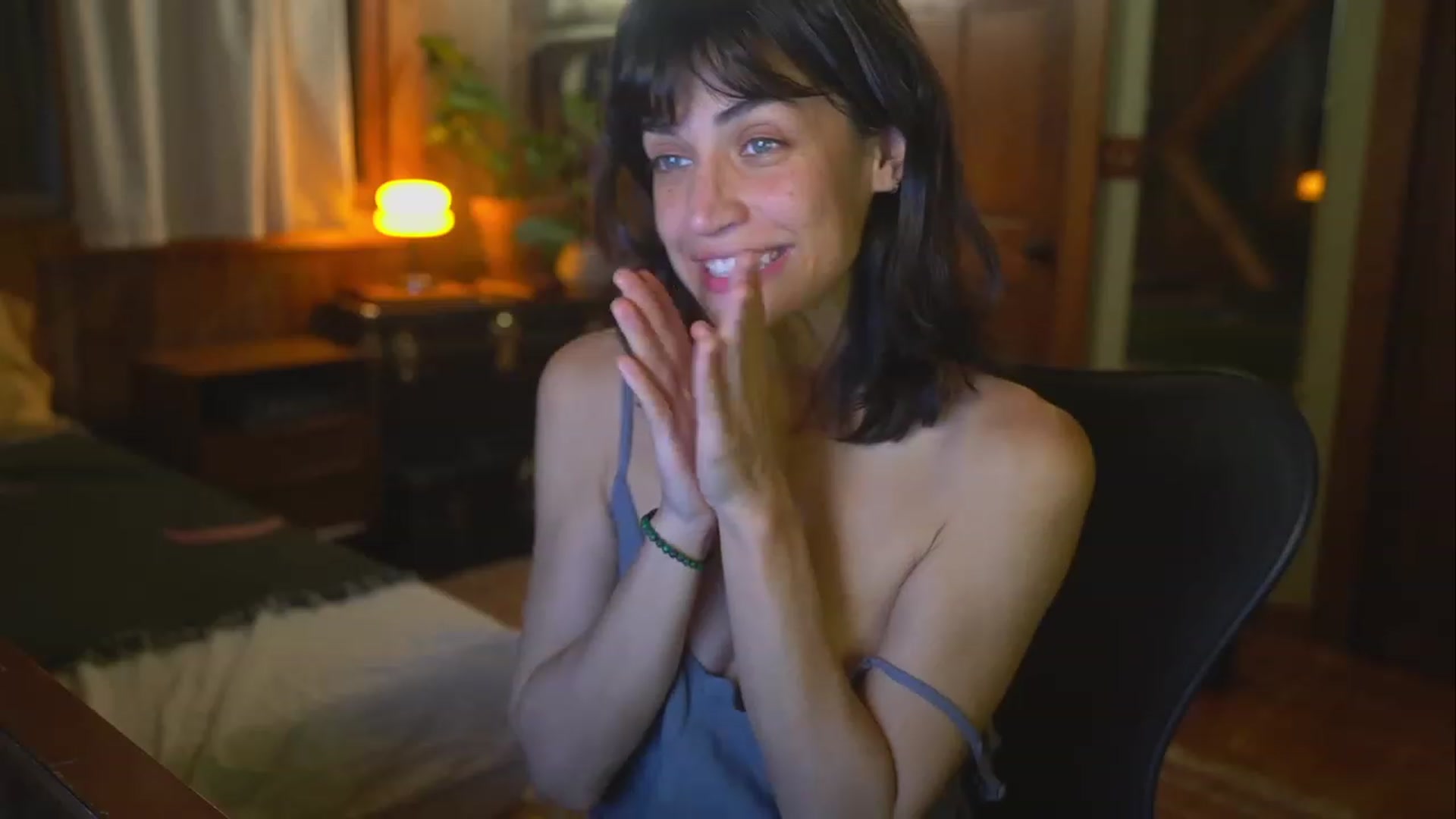 Gallery image thumbnail from TheFriendZone's myfreecams stream on, 02/23/2023, 03:40 image 11 of 20