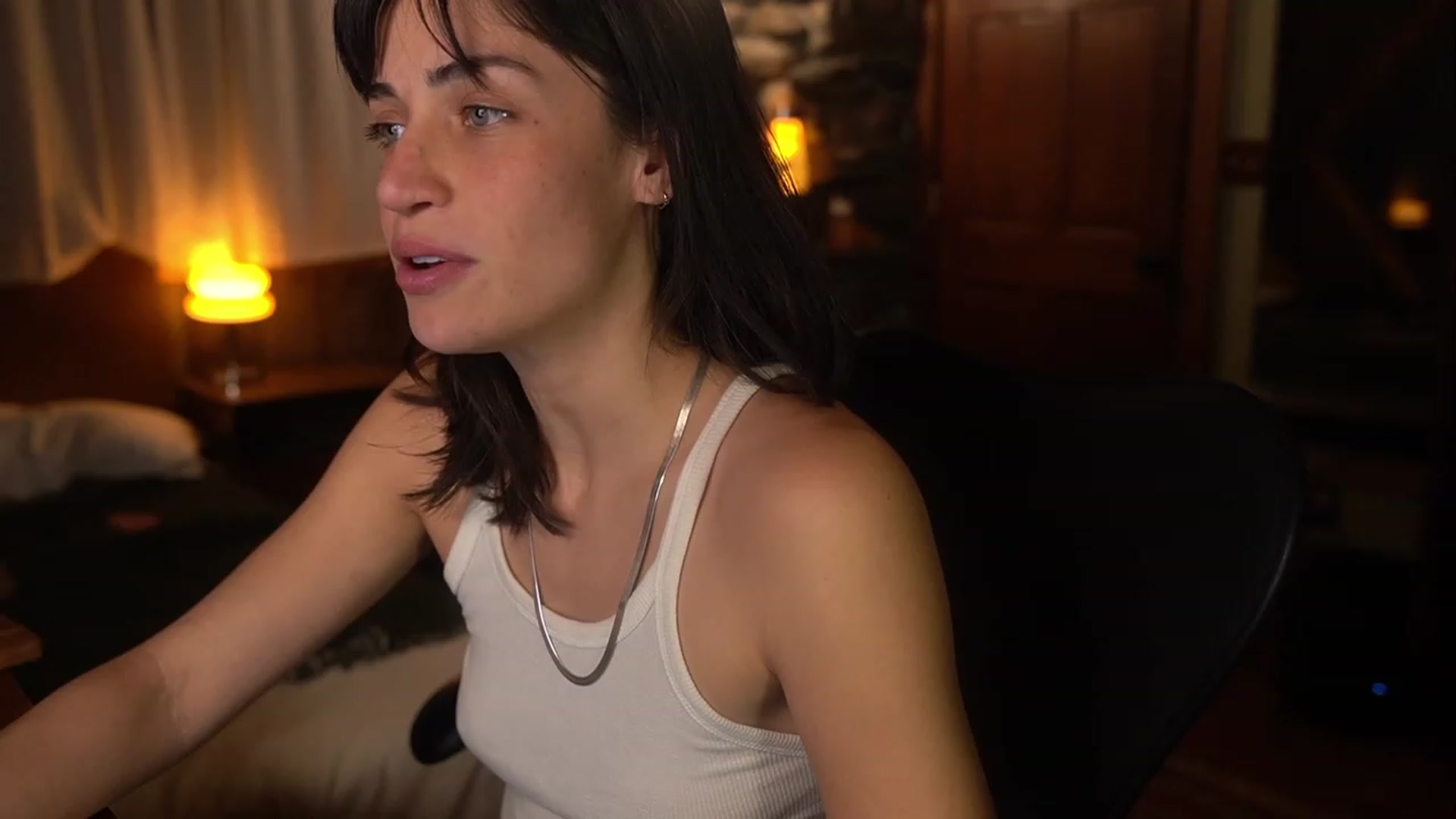 Gallery image thumbnail from TheFriendZone's myfreecams stream on, 03/24/2023, 02:01 image 15 of 20