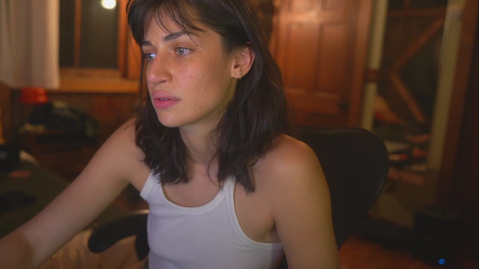 Gallery image thumbnail from TheFriendZone's myfreecams stream on, 04/16/2023, 02:23 image 12 of 20