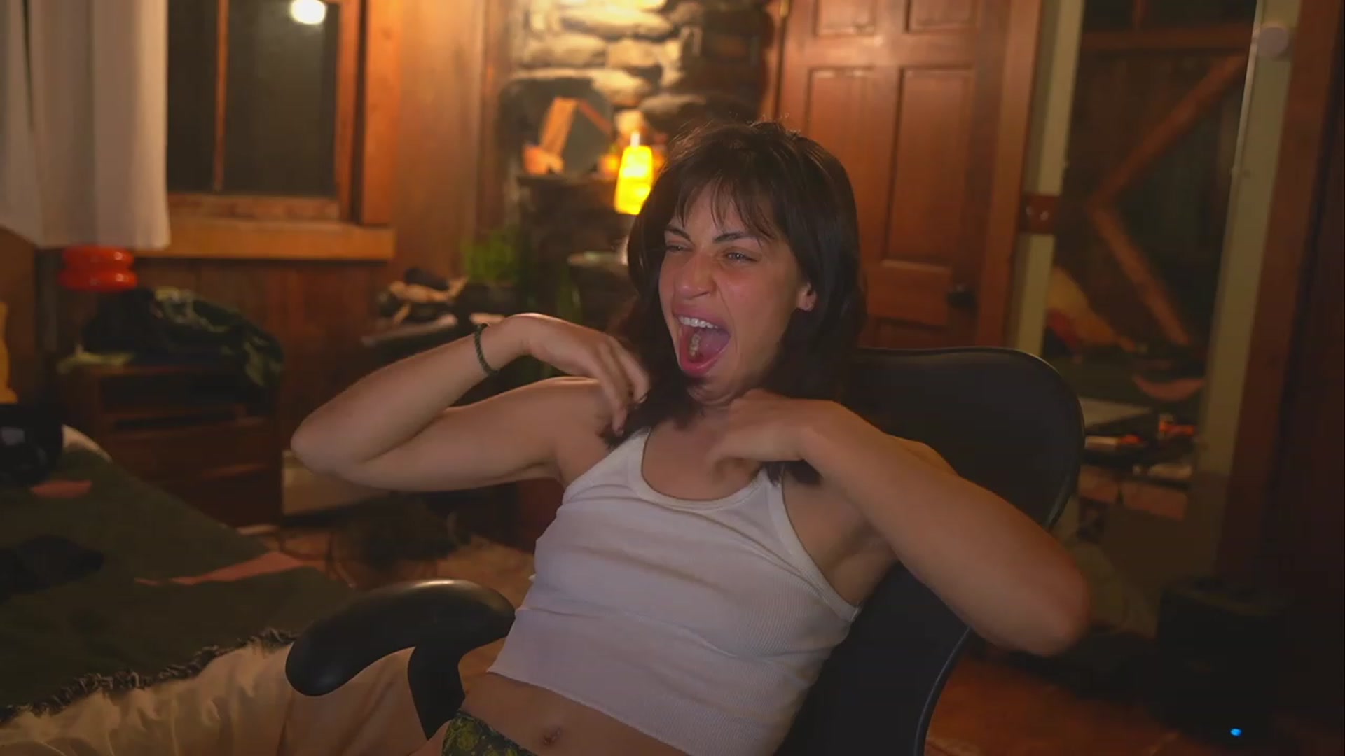 Gallery image thumbnail from TheFriendZone's myfreecams stream on, 04/16/2023, 02:23 image 13 of 20