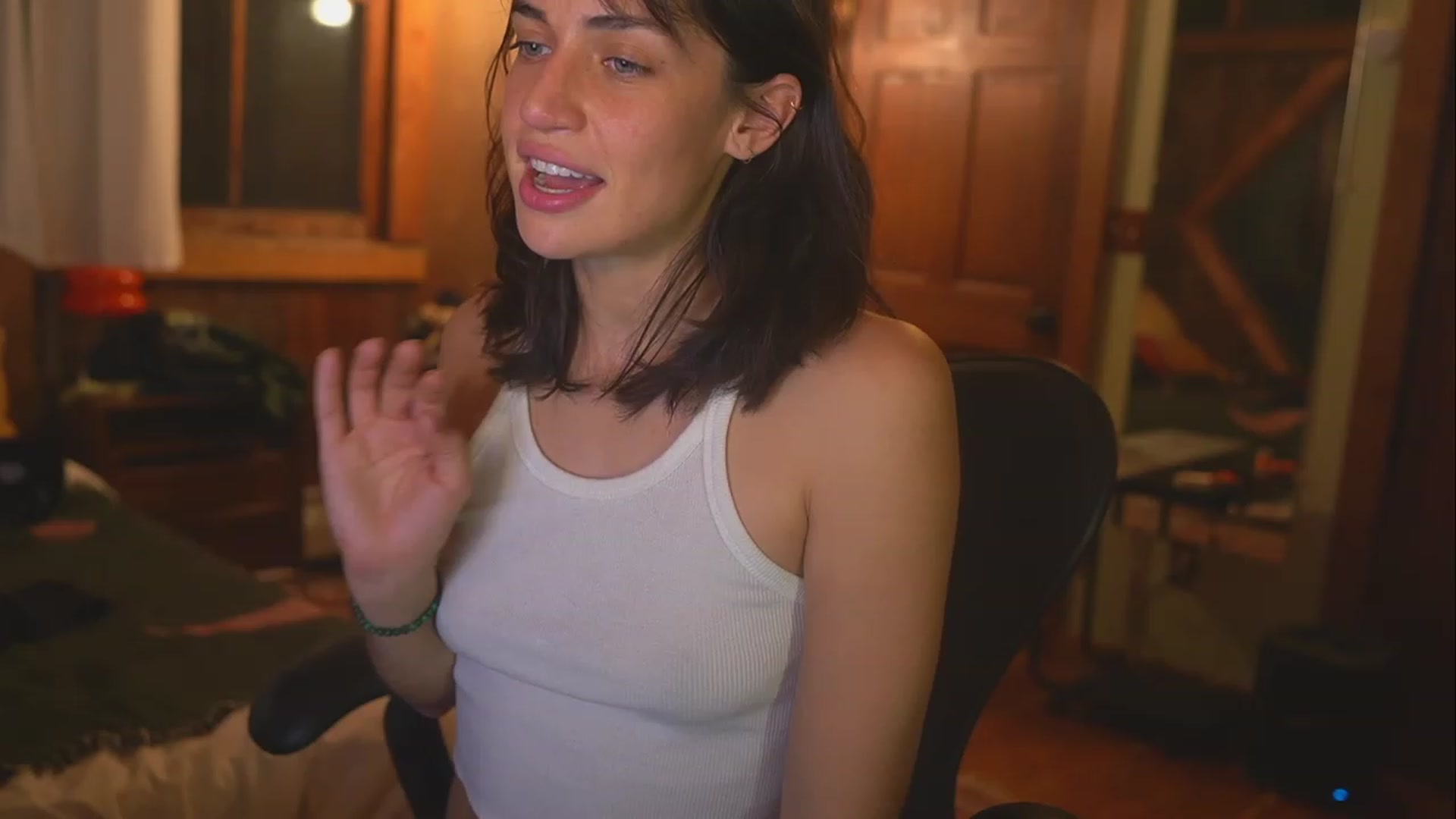 Gallery image thumbnail from TheFriendZone's myfreecams stream on, 04/16/2023, 02:23 image 14 of 20