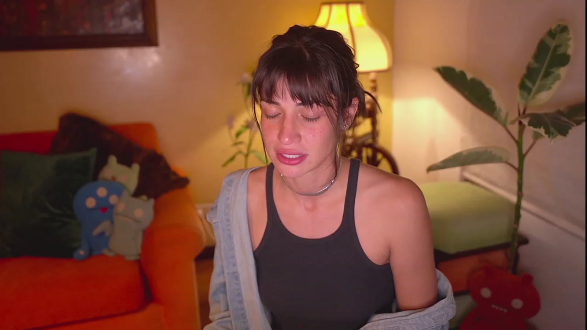 Gallery image thumbnail from TheFriendZone's myfreecams stream on, 11/15/2023, 02:51 image 14 of 20