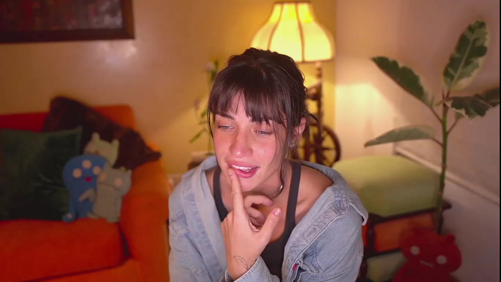 Gallery image thumbnail from TheFriendZone's myfreecams stream on, 11/15/2023, 02:51 image 13 of 20
