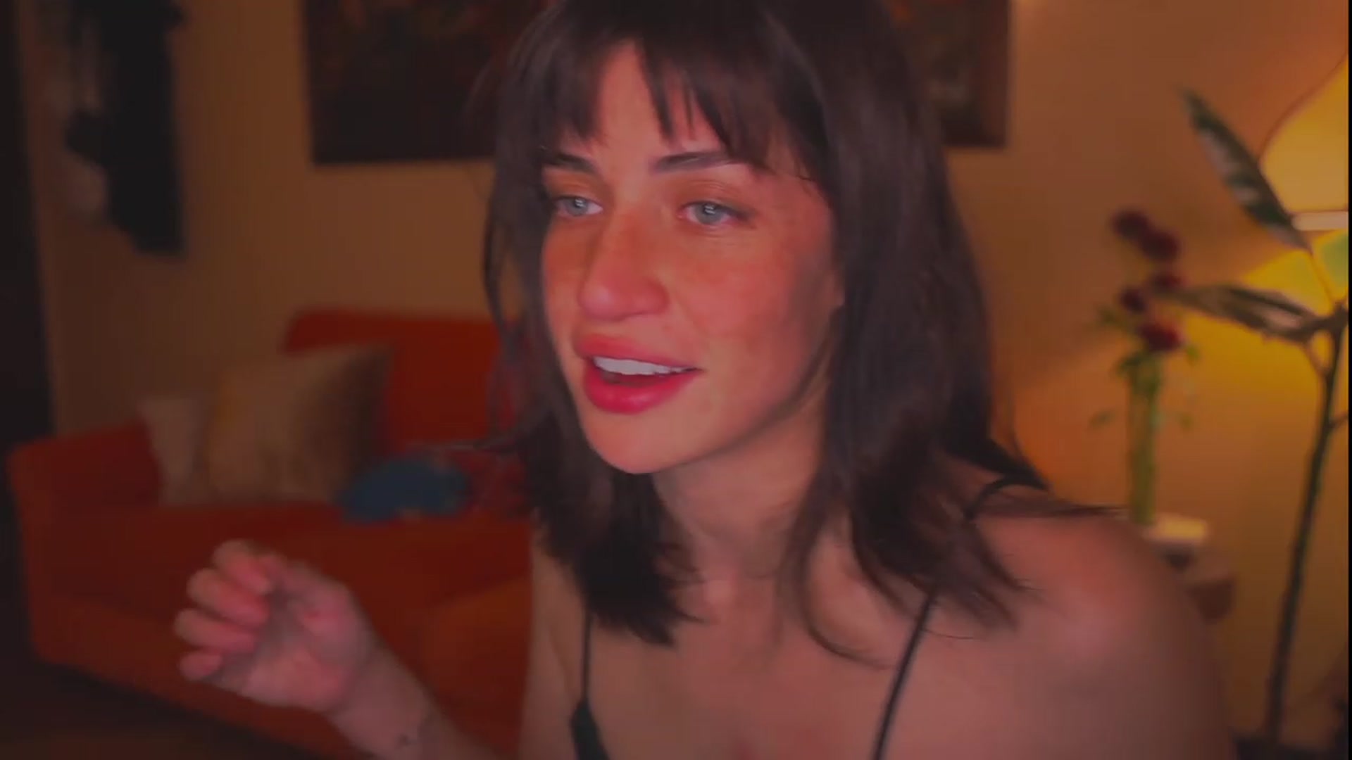 Gallery image thumbnail from TheFriendZone's myfreecams stream on, 12/10/2023, 02:28 image 19 of 20