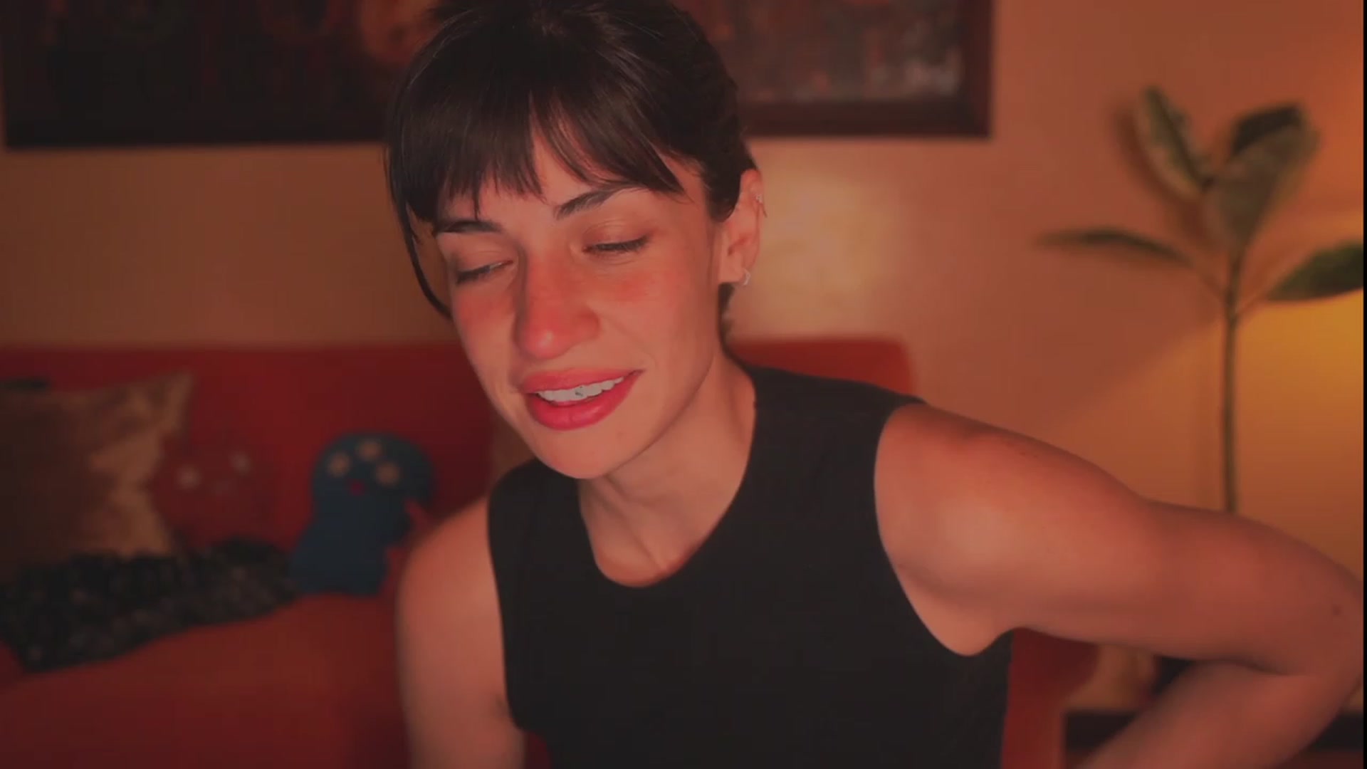 Gallery image thumbnail from TheFriendZone's myfreecams stream on, 01/21/2024, 02:32 image 17 of 20