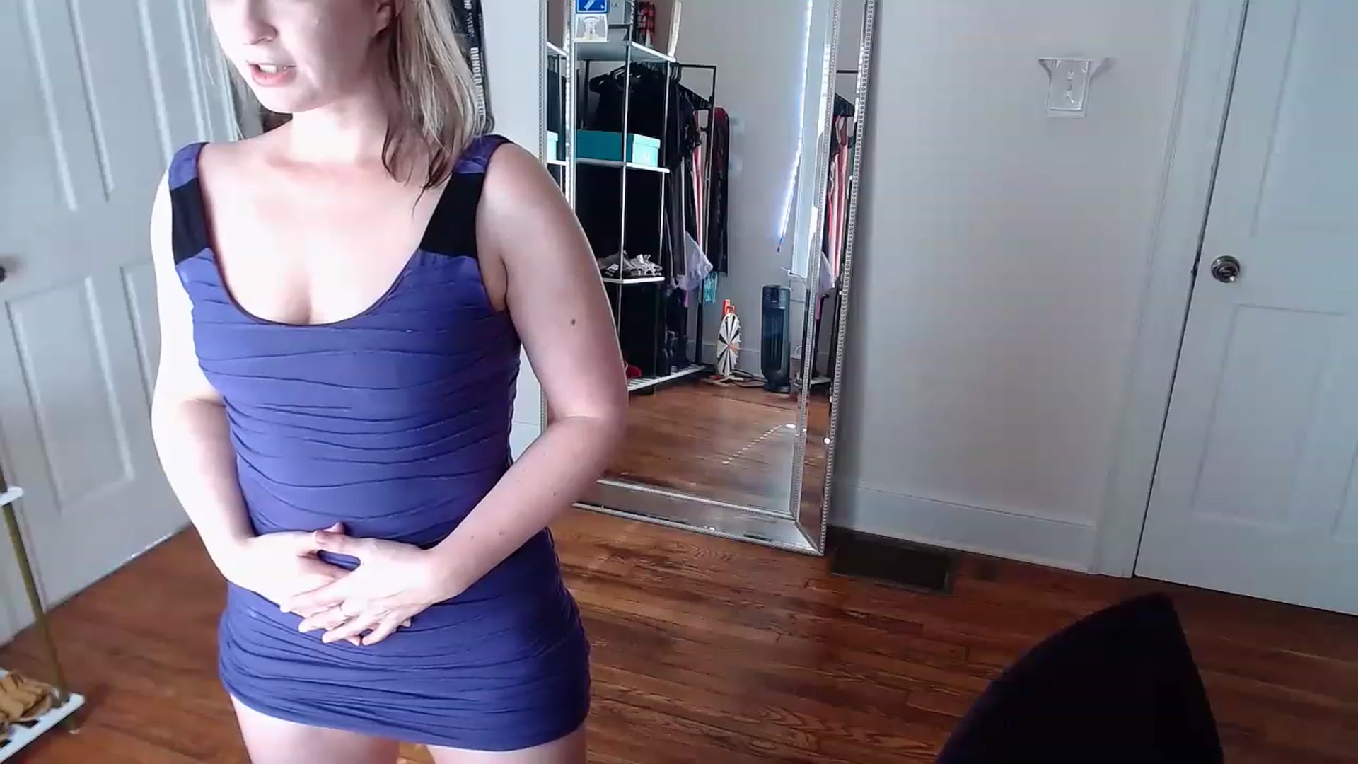 Gallery image thumbnail from TheFuckFairy's myfreecams stream on, 12/18/2022, 18:25 image 9 of 20