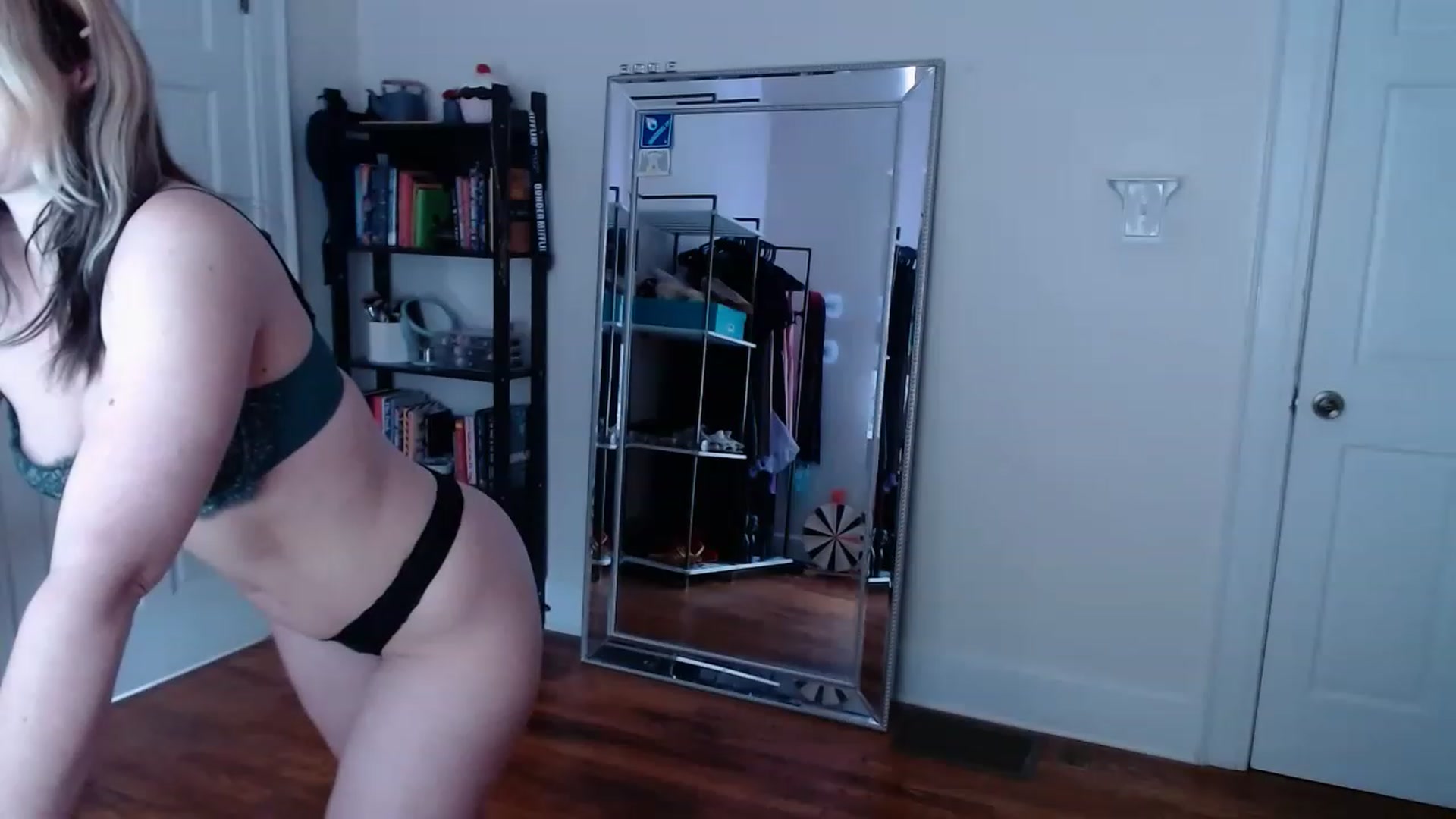 Gallery image thumbnail from TheFuckFairy's myfreecams stream on, 12/22/2022, 17:43 image 2 of 20