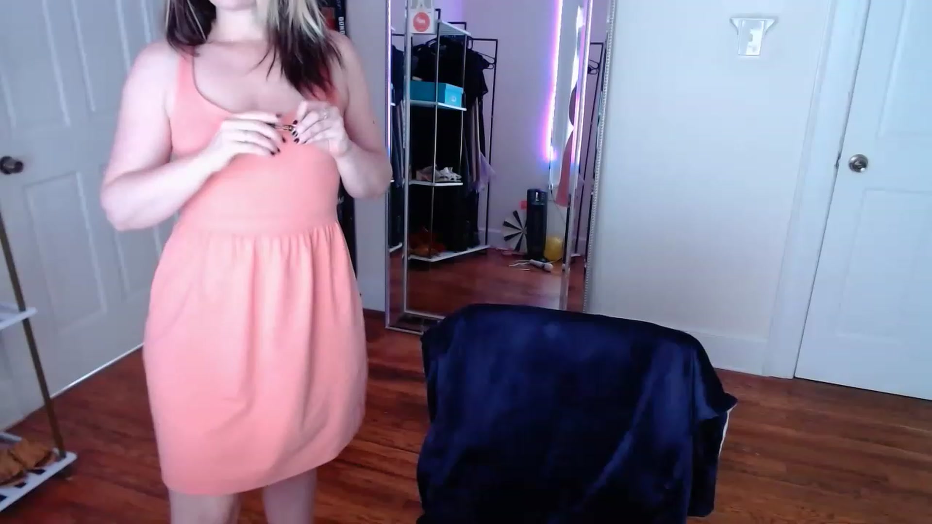 Gallery image thumbnail from TheFuckFairy's myfreecams stream on, 01/02/2023, 16:30 image 17 of 20