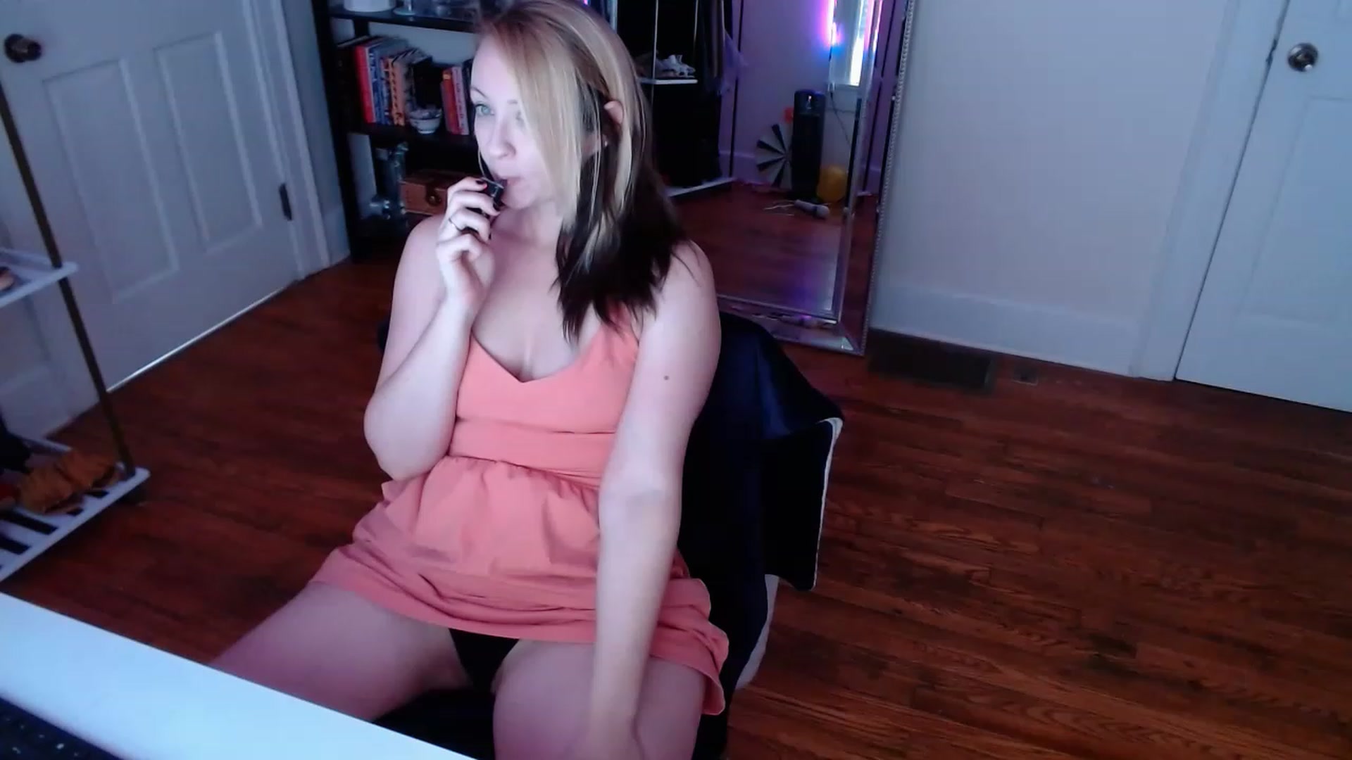 Gallery image thumbnail from TheFuckFairy's myfreecams stream on, 01/02/2023, 16:30 image 1 of 20